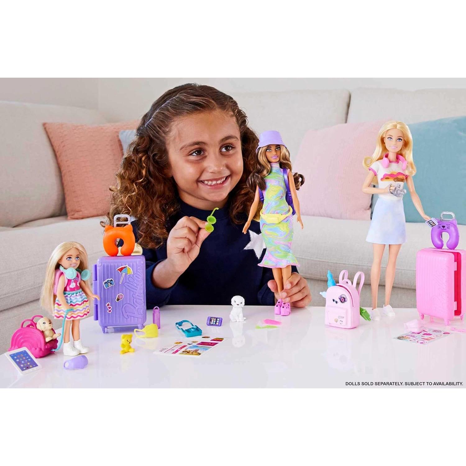 Muñeca Chelsea Barbie Set de Viaje con Cachorro y 6 Accesorios