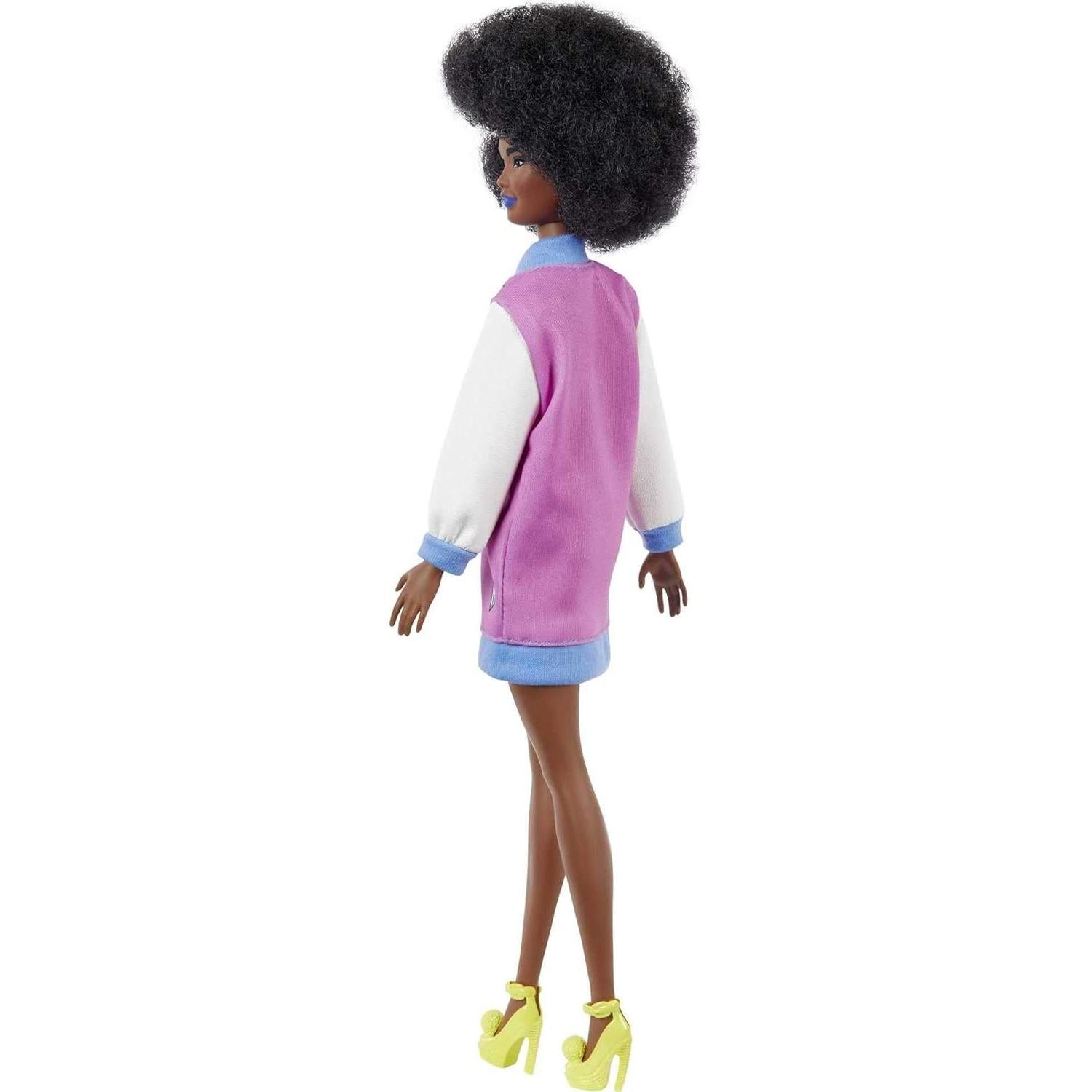 Muñeca Barbie Fashionistas #156 Afro Marrón con Abrigo Gráfico