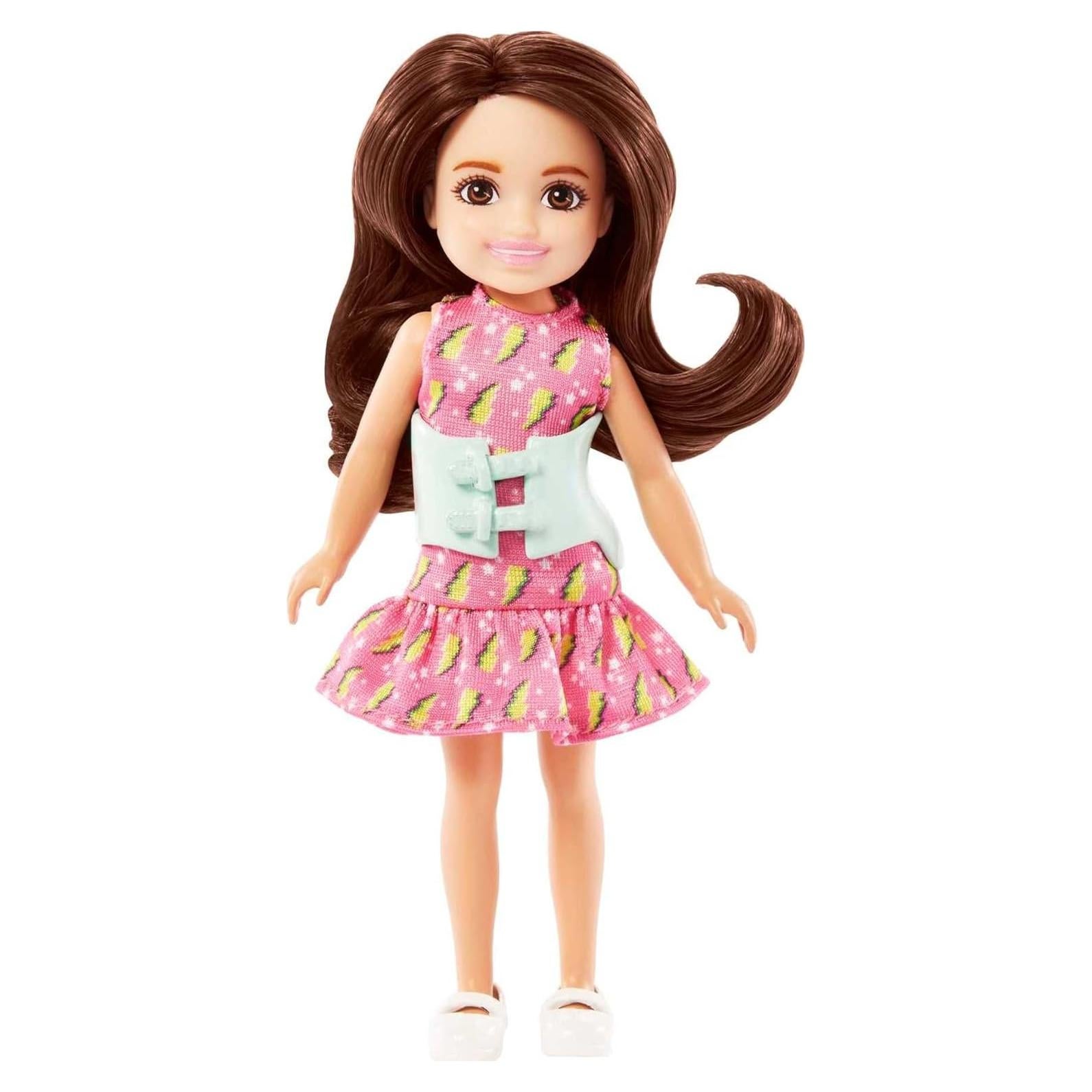 Muñeca Chelsea Barbie con Faja para Escoliosis - Mattel