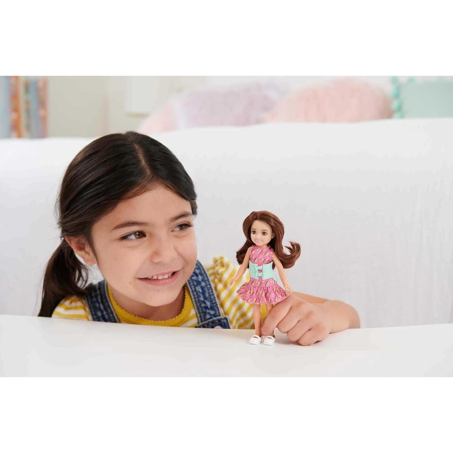 Muñeca Chelsea Barbie con Faja para Escoliosis - Mattel