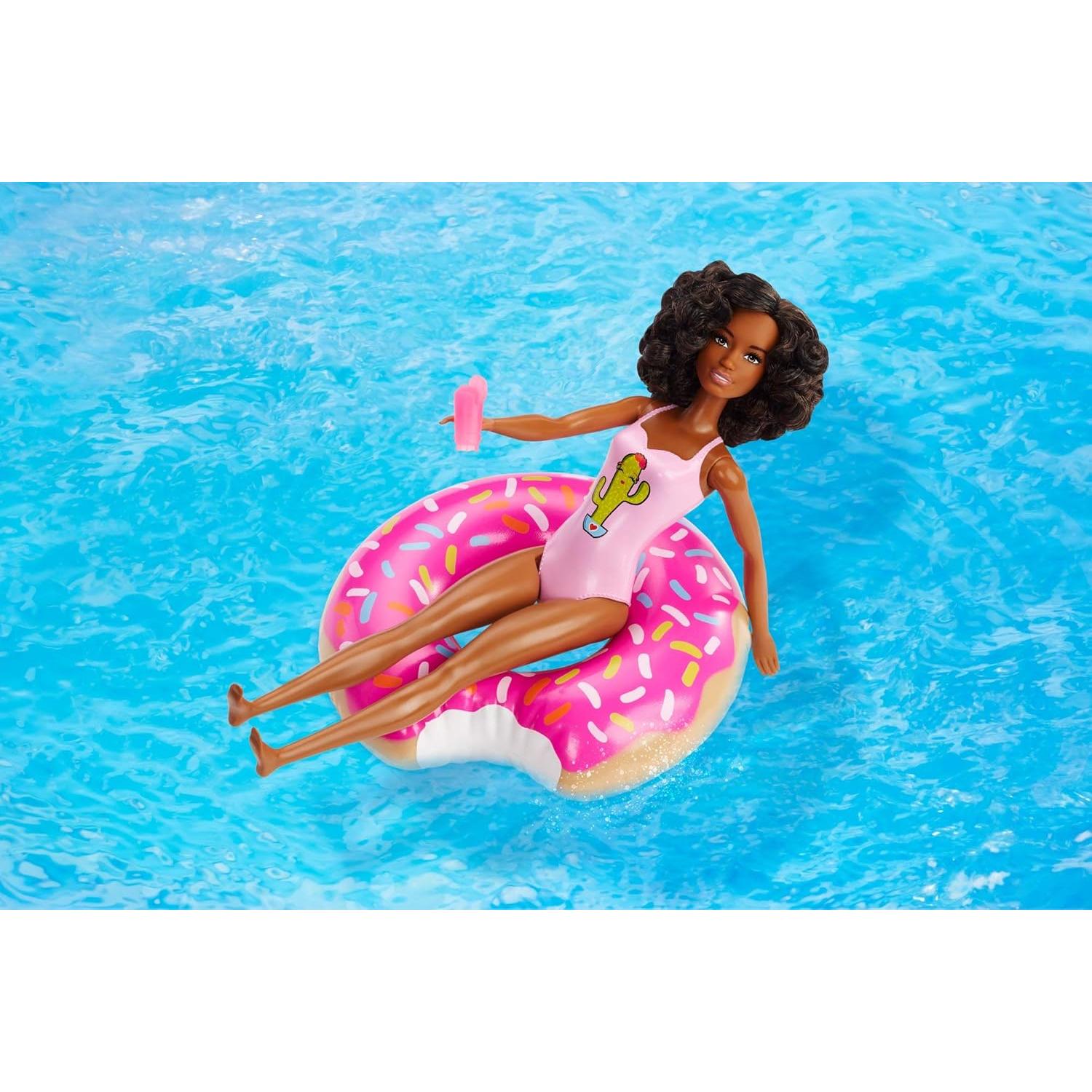 Muñeca Barbie Set de Juego Temático de Piscina con Flotador