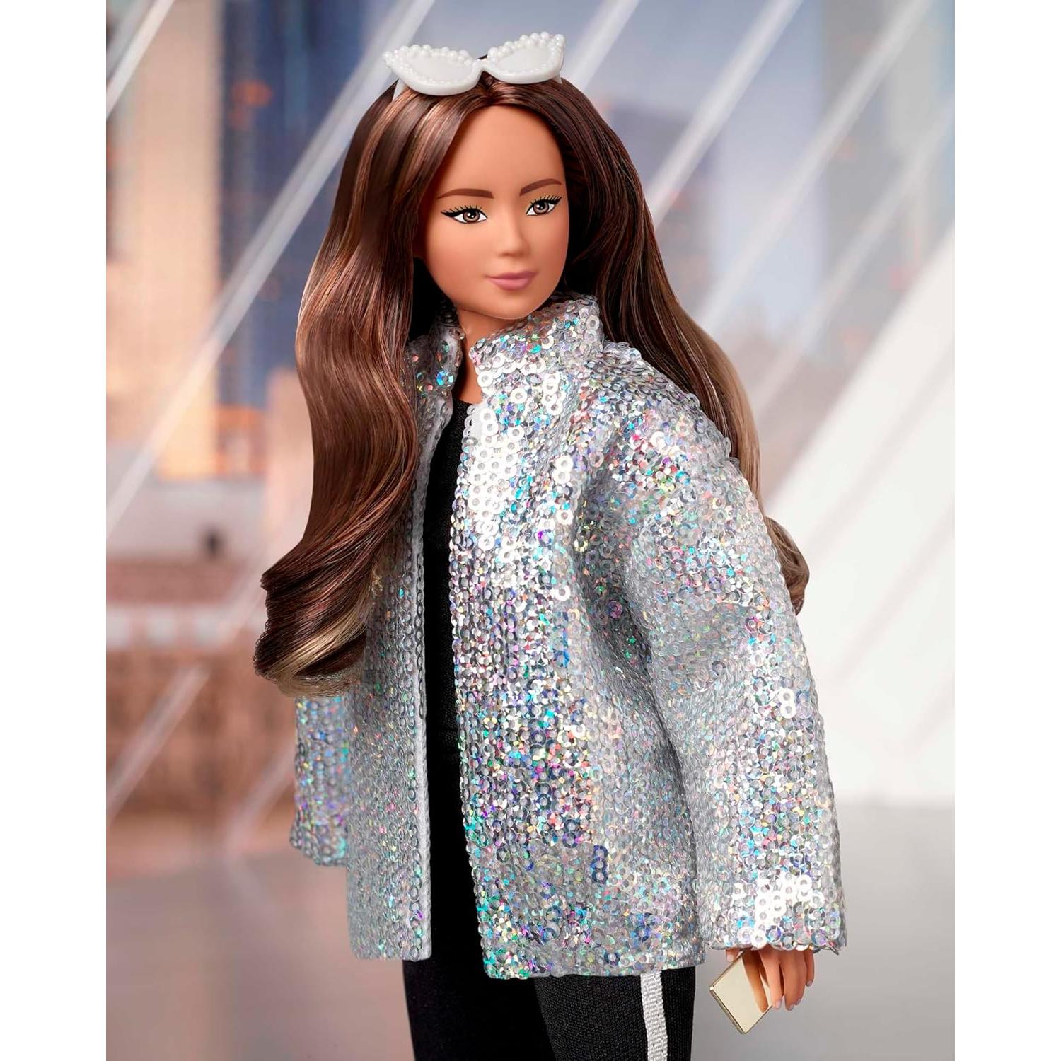 Muñeca de Moda Barbie Signature @BarbieStyle Curvy con Ropa y Accesorios