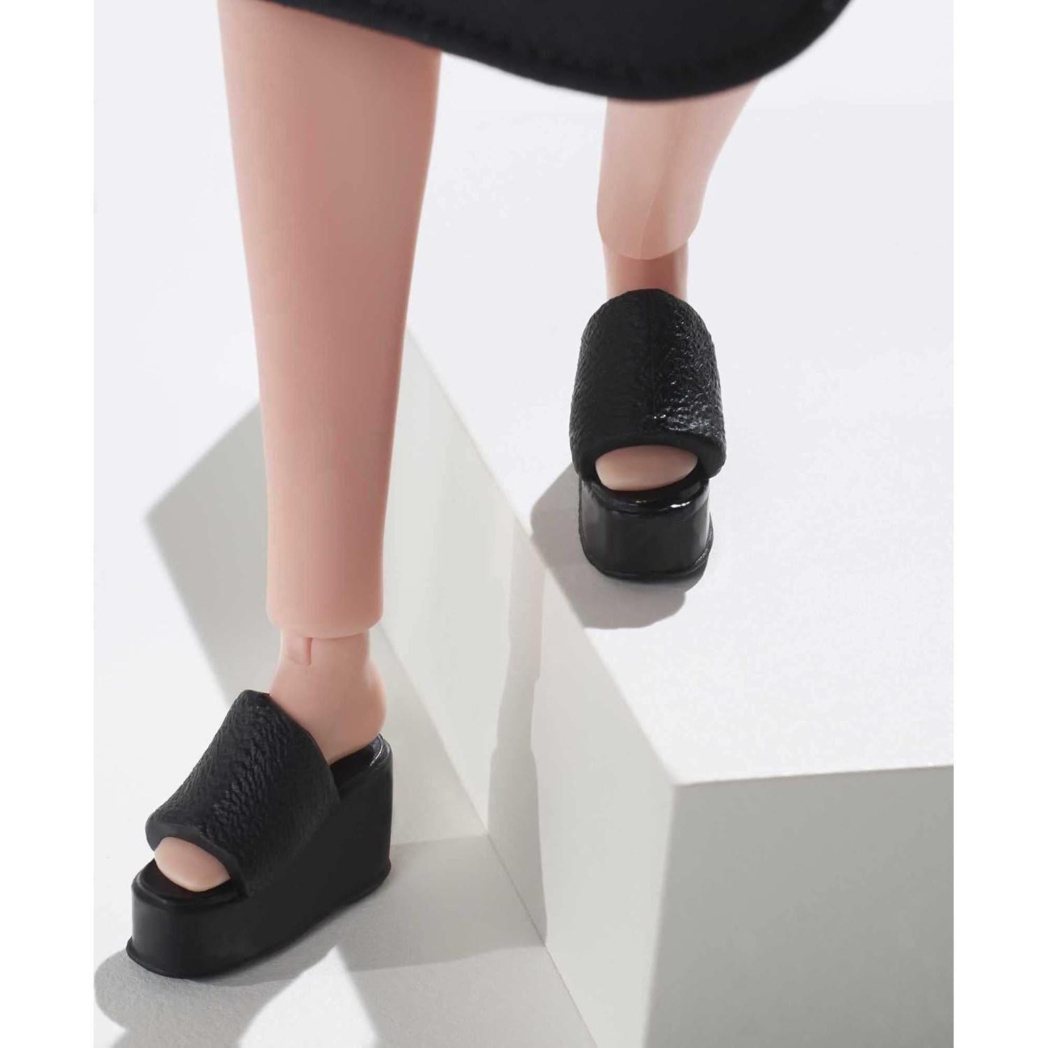 Muñeca Barbie Looks Signature Petite Corte Pixie Castaño