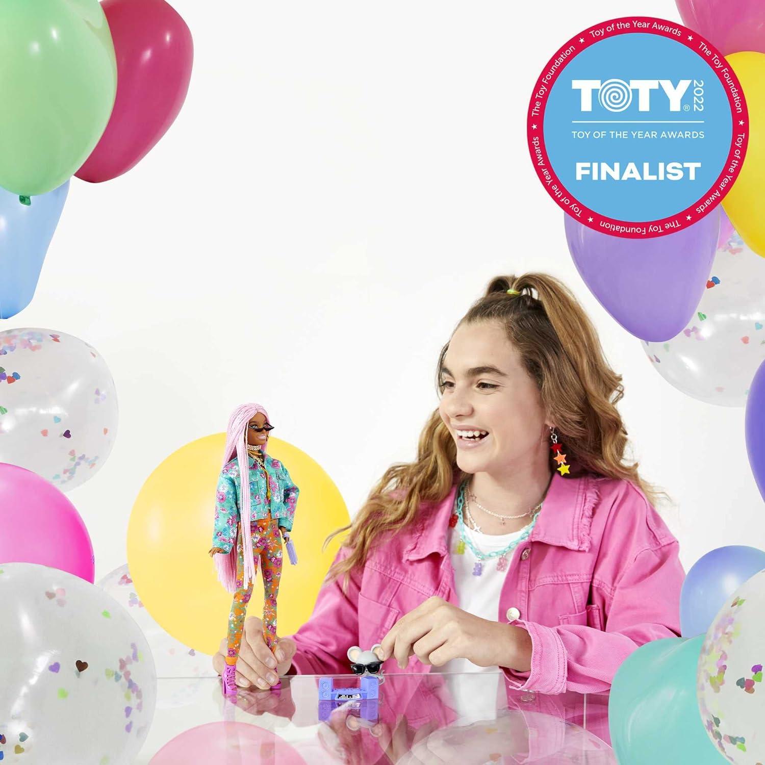 Muñeca Barbie Extra con trenzas rosas y accesorios - Mattel