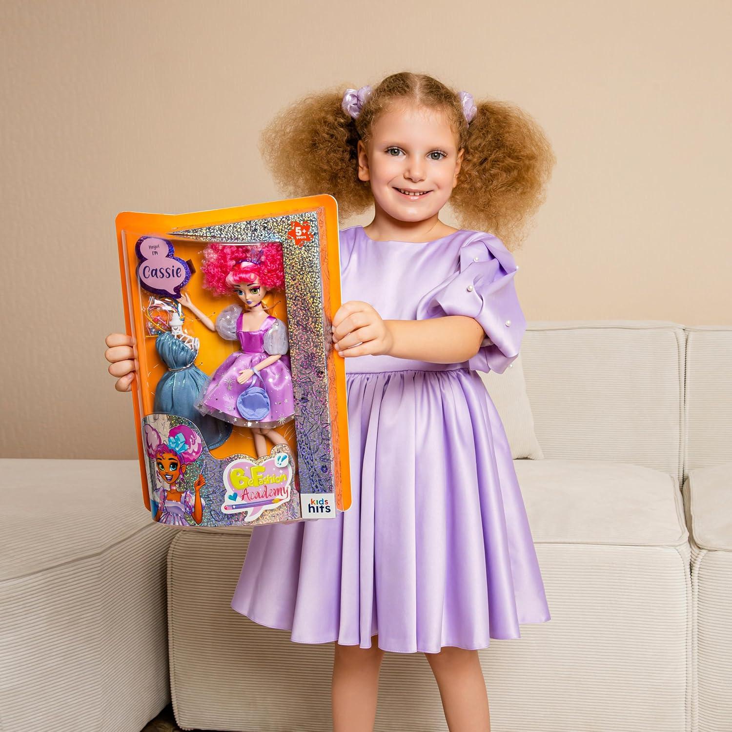 Muñeca de Moda Cassie - Academia de Moda para Niños 5+