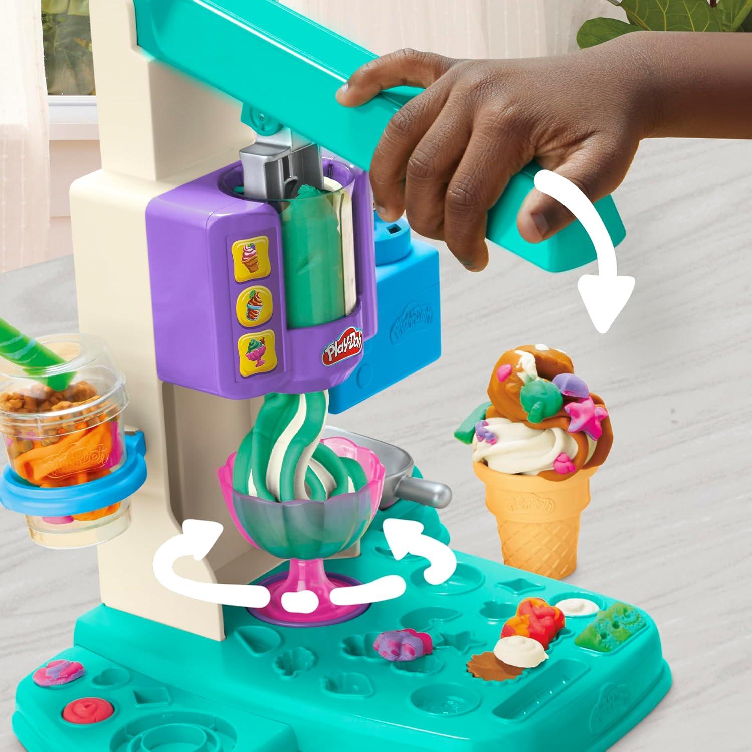 Juego de helados Play-Doh Arcoíris con 7 accesorios