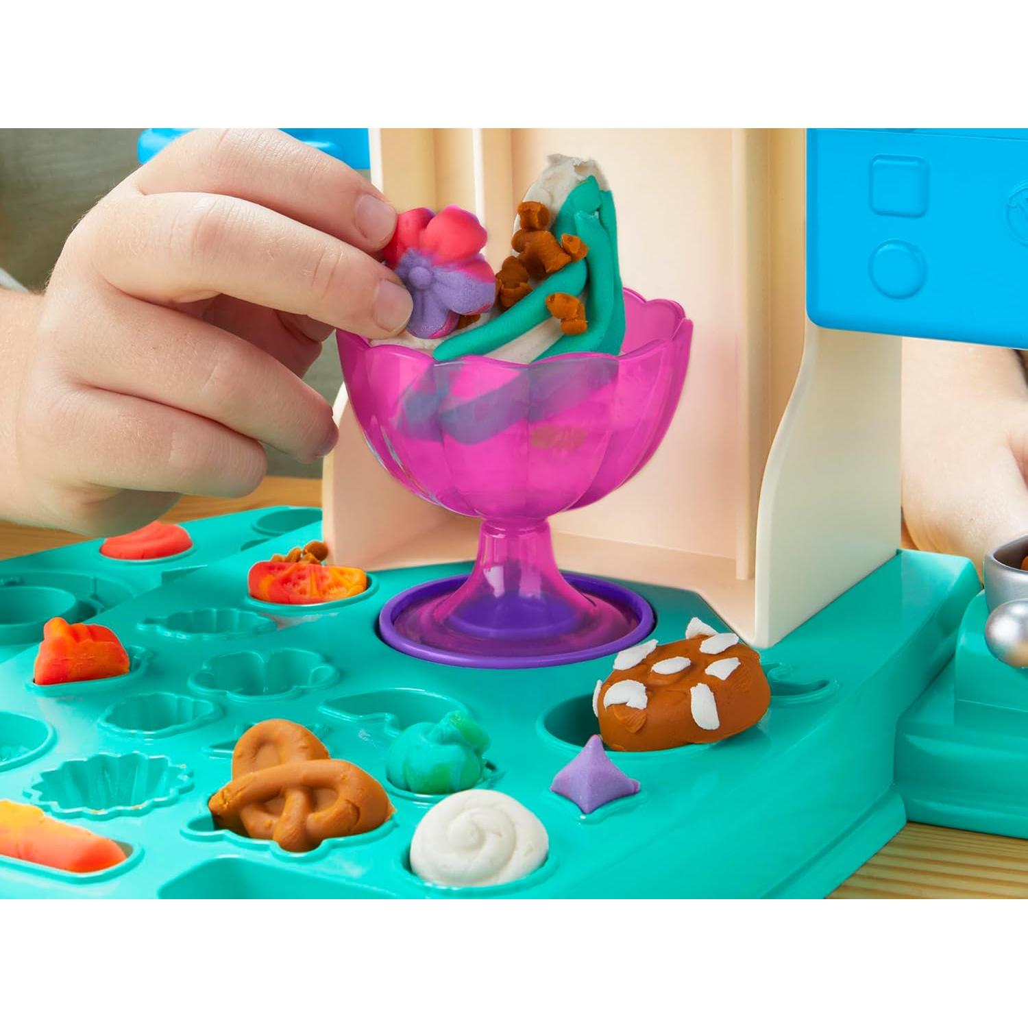 Juego de helados Play-Doh Arcoíris con 7 accesorios