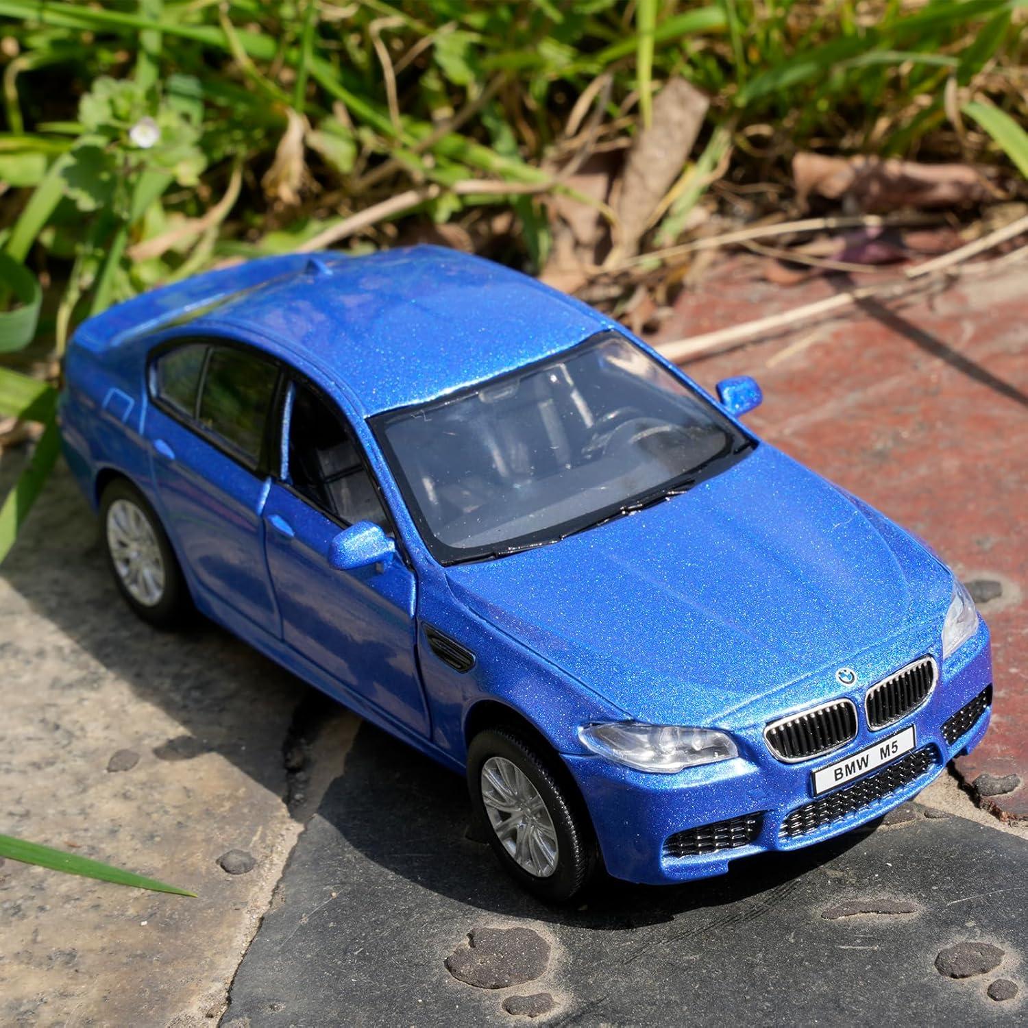 Coche Diecast BMW M5 1/36 RMZ City Azul con Retroceso