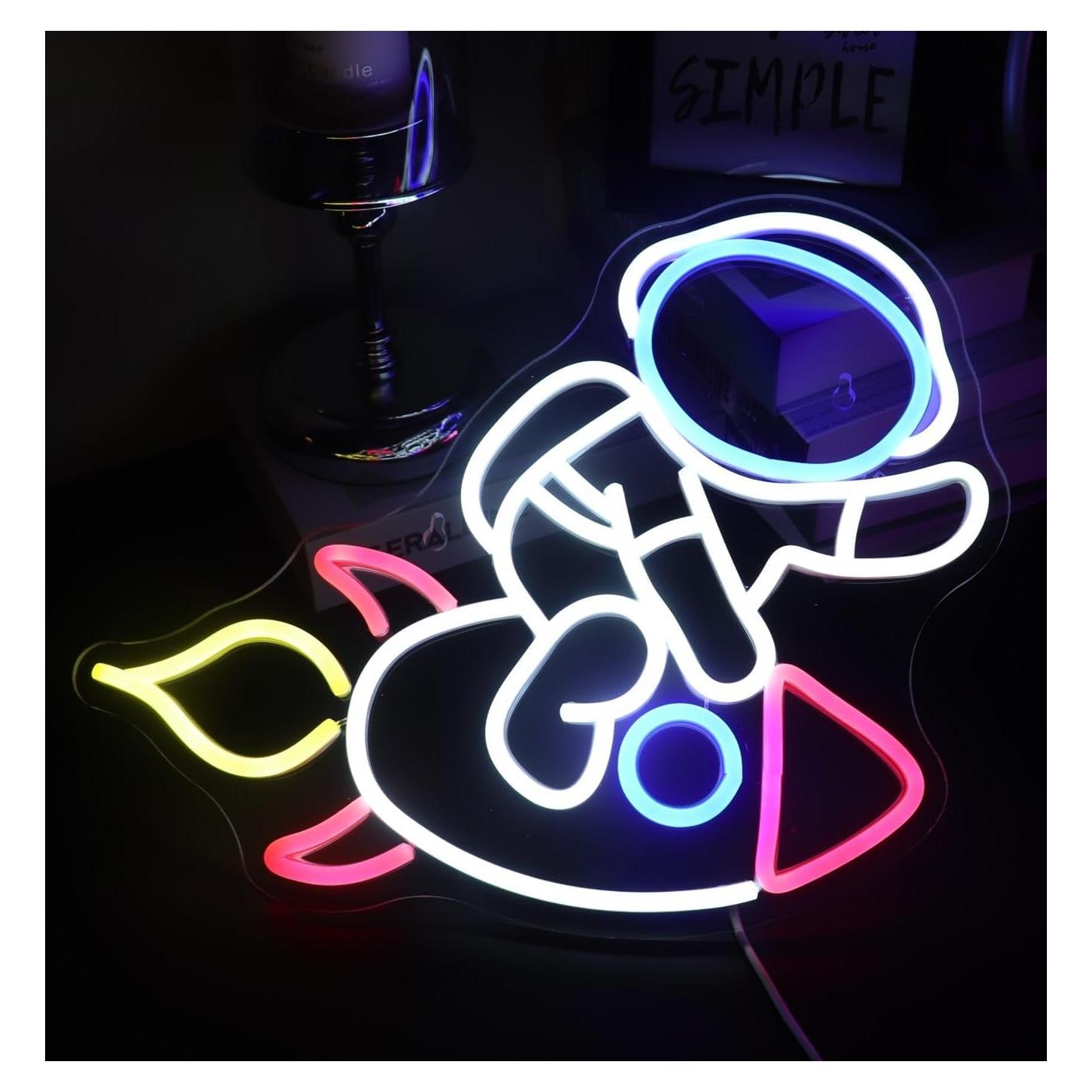 Letrero de Neón Astronauta en Cohete Nordstylee 37.6x32 cm