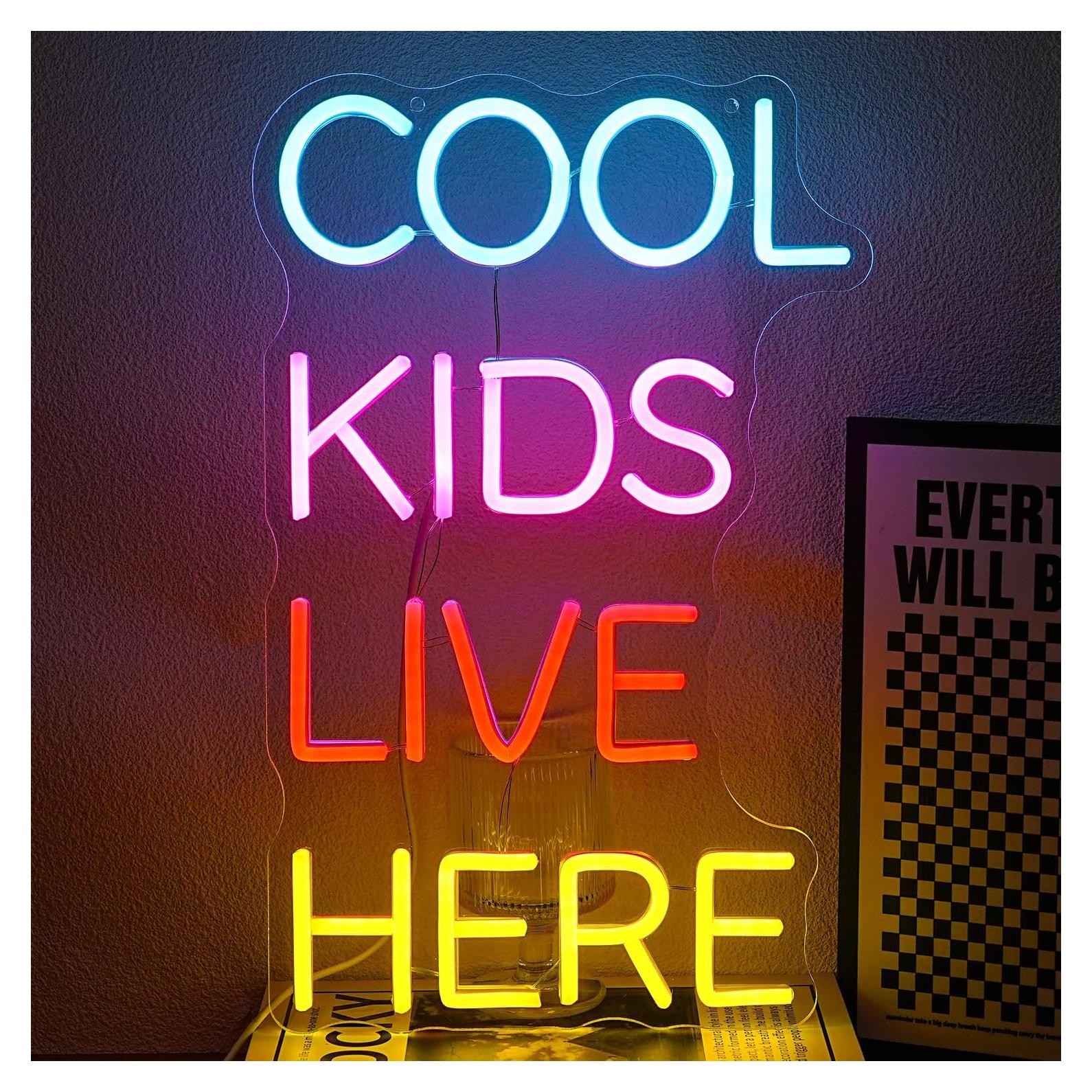 Letrero Neón Cool Kids Live Here LED Decoración Pared 42.9x28.7cm