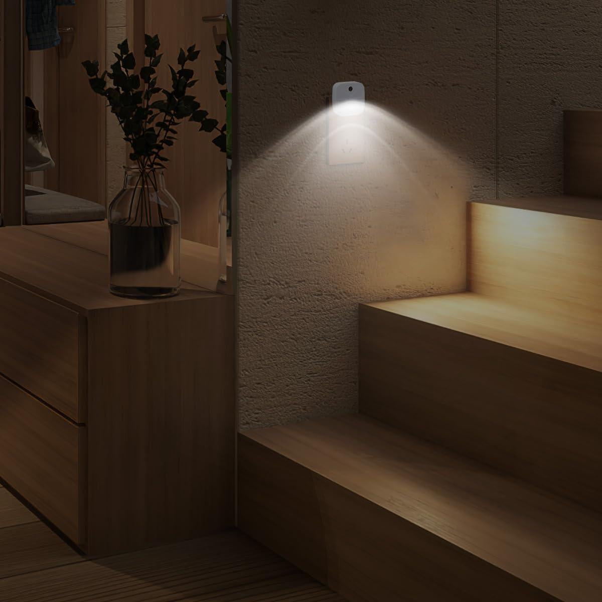 Luz Nocturna LED Enchufable KINUR Sensor Automático Blanco