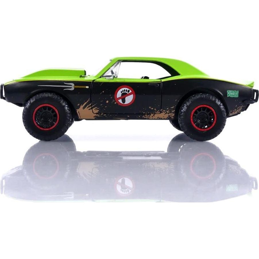 Auto de metal 1967 Chevy Camaro Jada Toys con figura Raphael