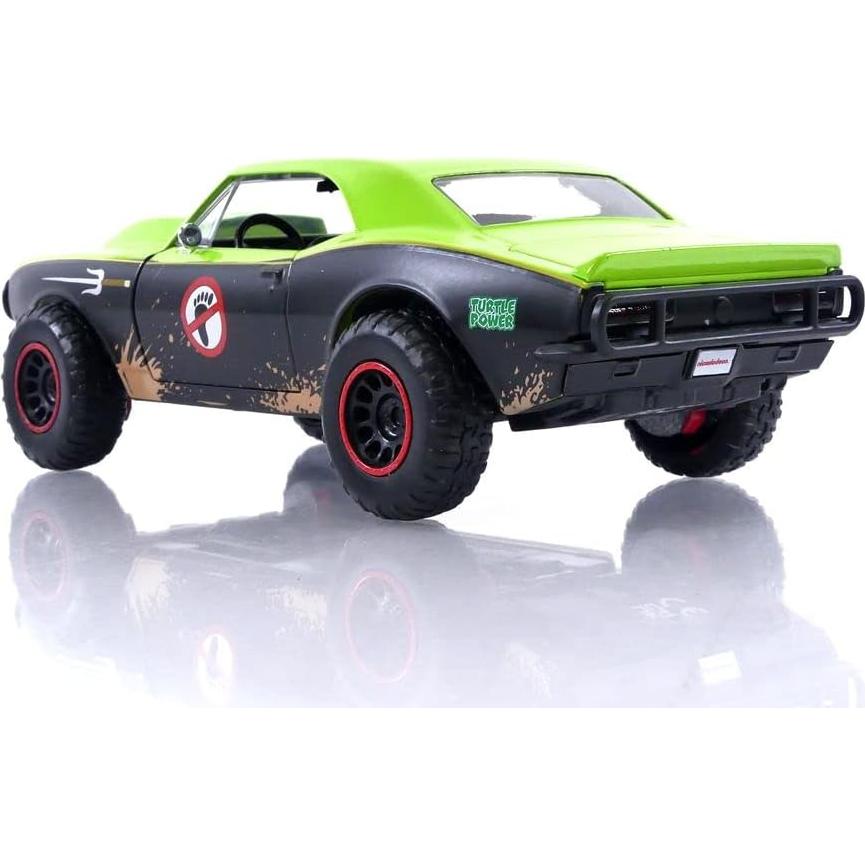 Auto de metal 1967 Chevy Camaro Jada Toys con figura Raphael