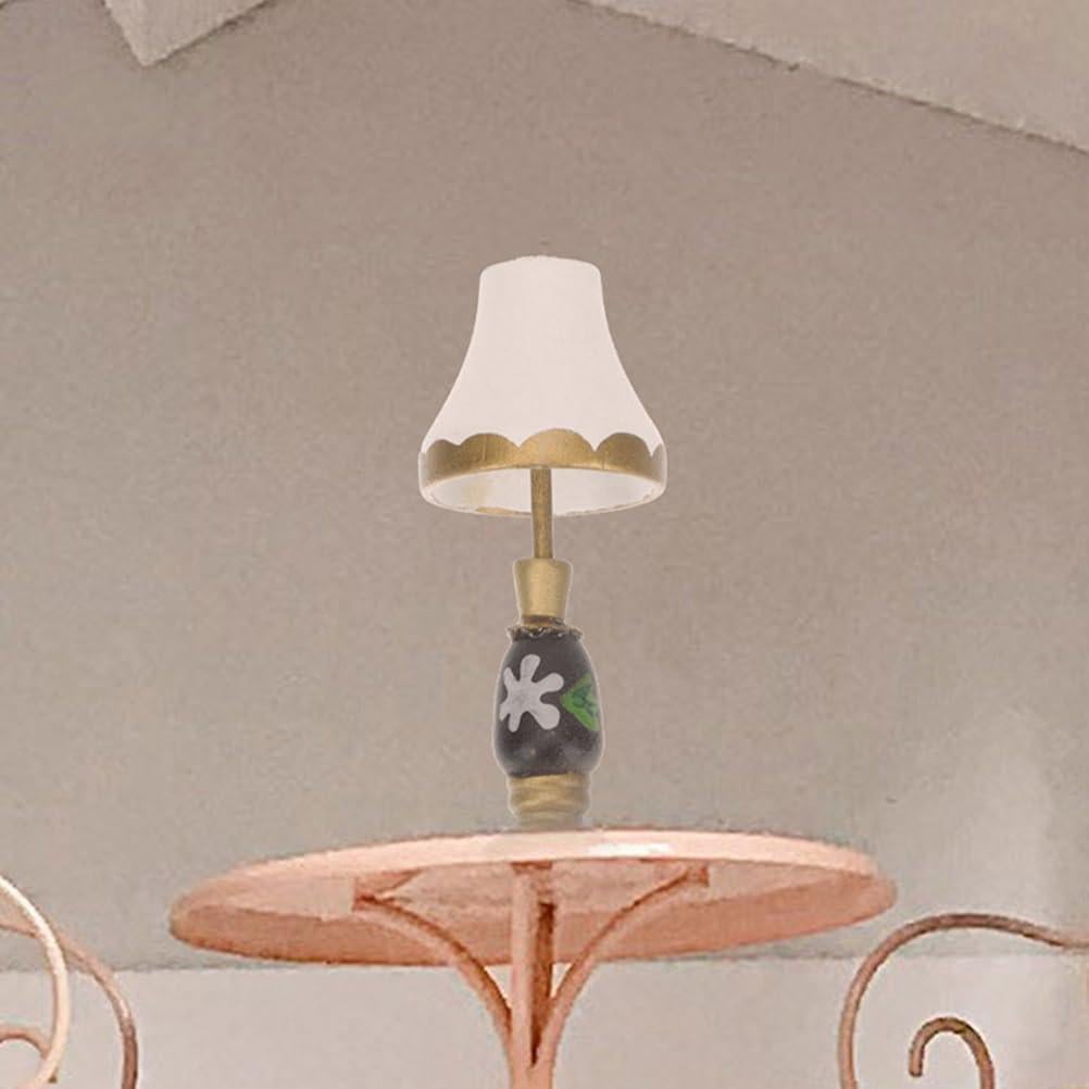 Didiseaon 4pcs Mini Floor Lamp Miniature Floor Light Resin Vintage Fake Led Desk Lamp Post Battery Table Lamps for Dollhouse Wall Lamp Tiny House Decor