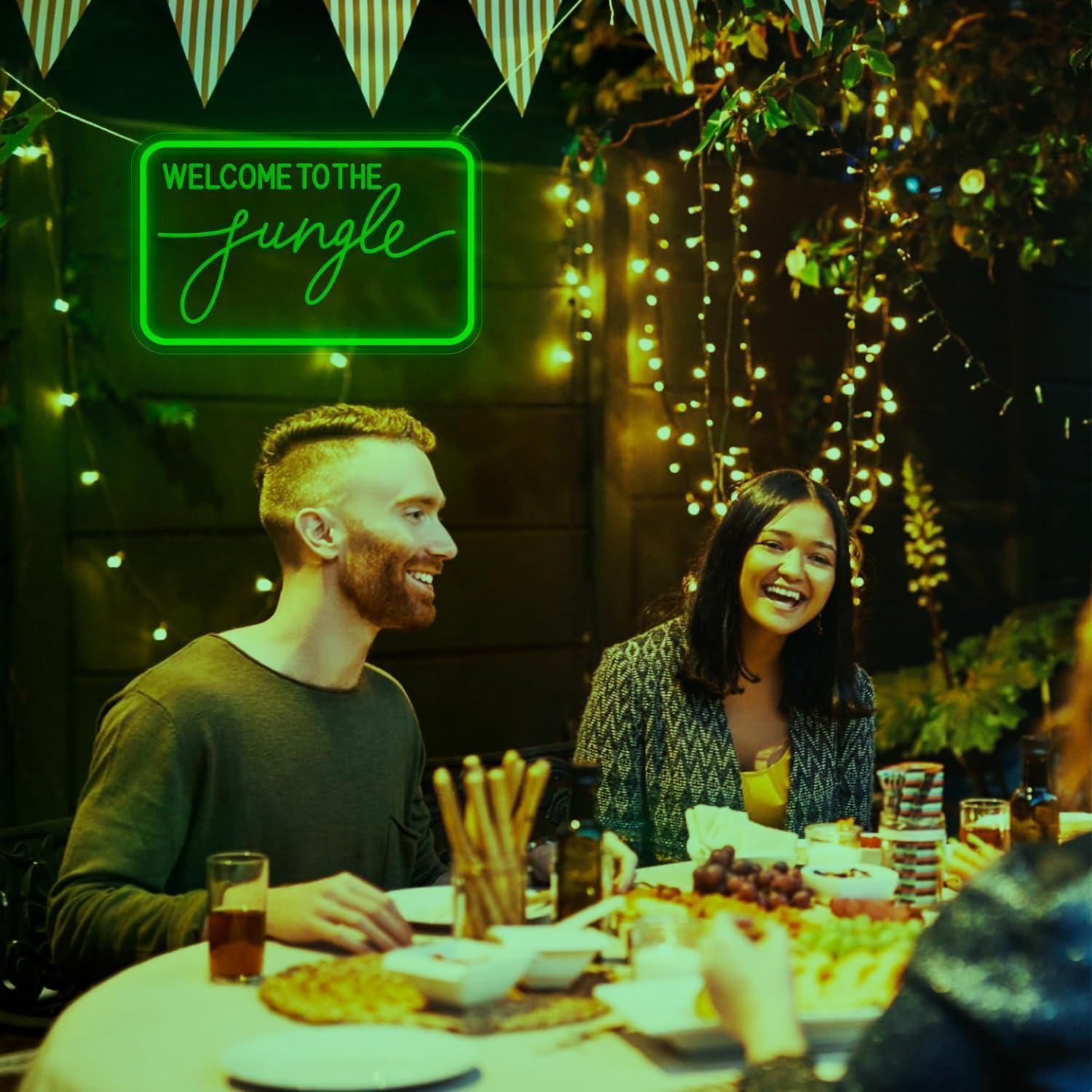 Letrero de Neón LED Bienvenido a la Selva 40.6x25.4cm
