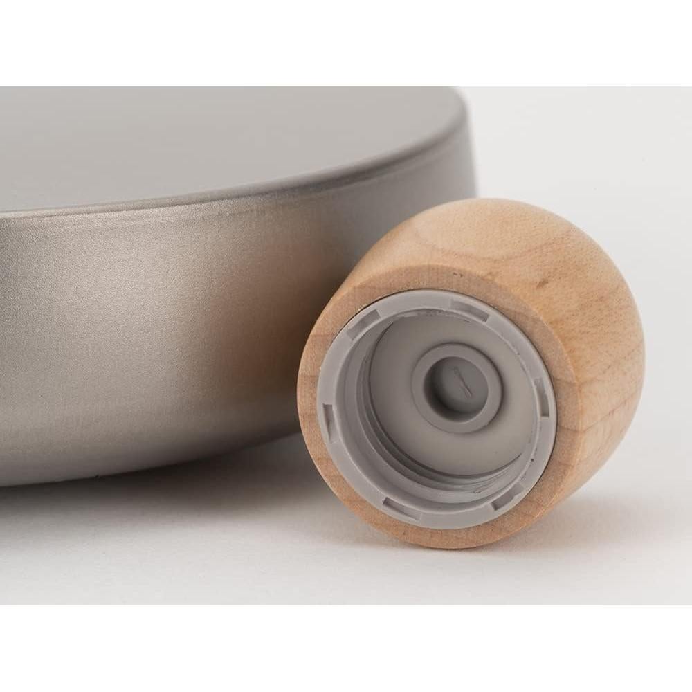 Frasco de Titanio Snow Peak 5 Onzas 150 ml con Tapa de Madera