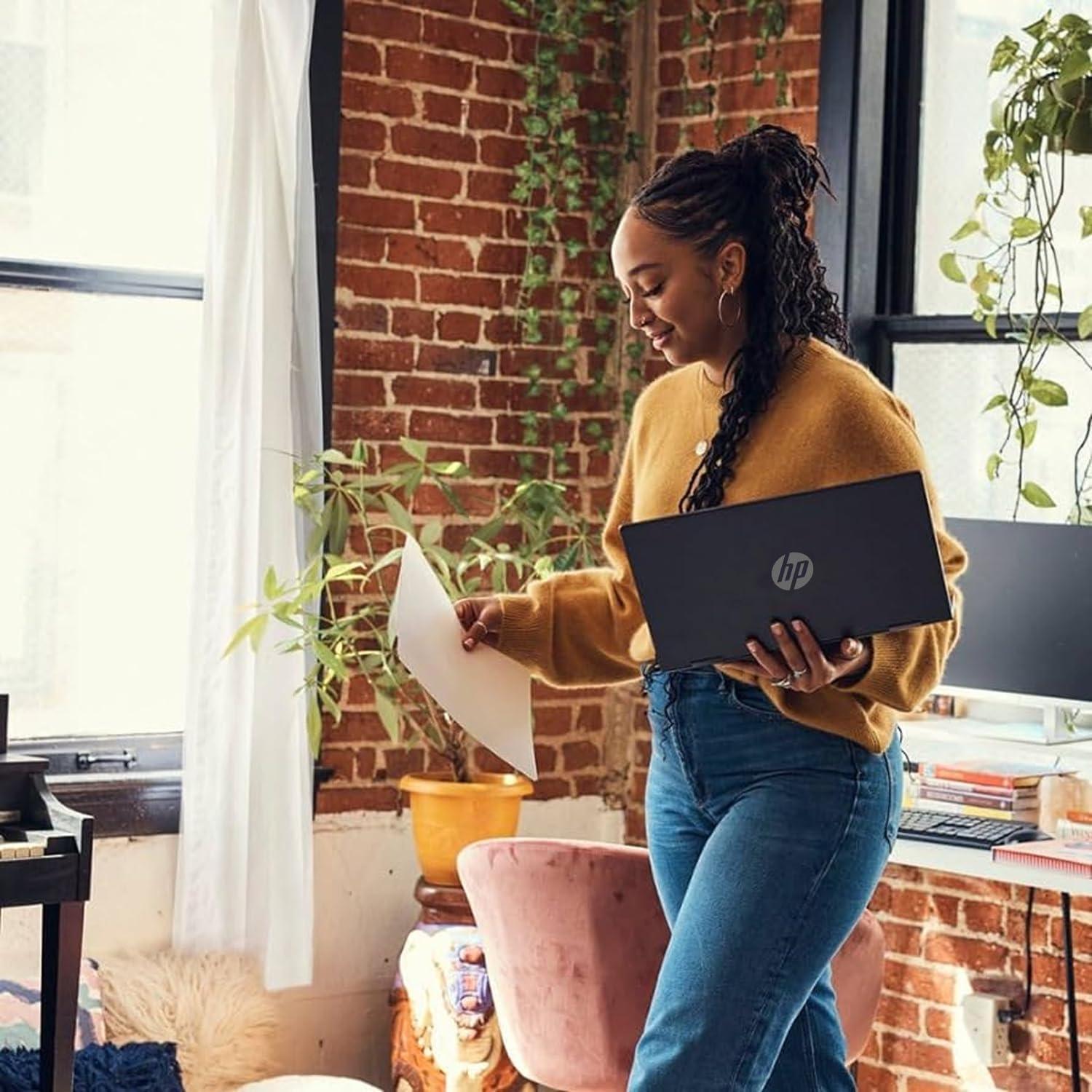 Laptop HP 17.3" FHD Antirreflejo Ryzen 7 64GB RAM 2TB SSD