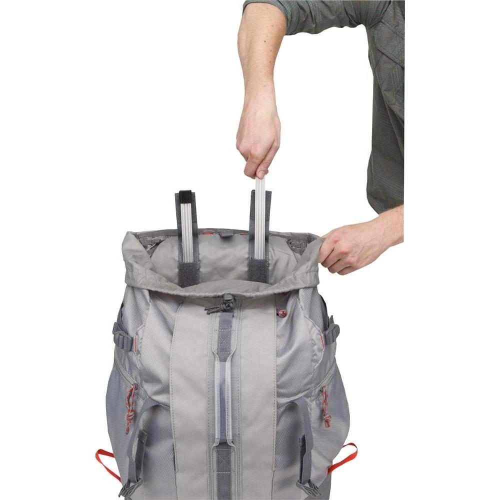 Mochila Outdoor Products Arrowhead 47.5L Negra y Griffin