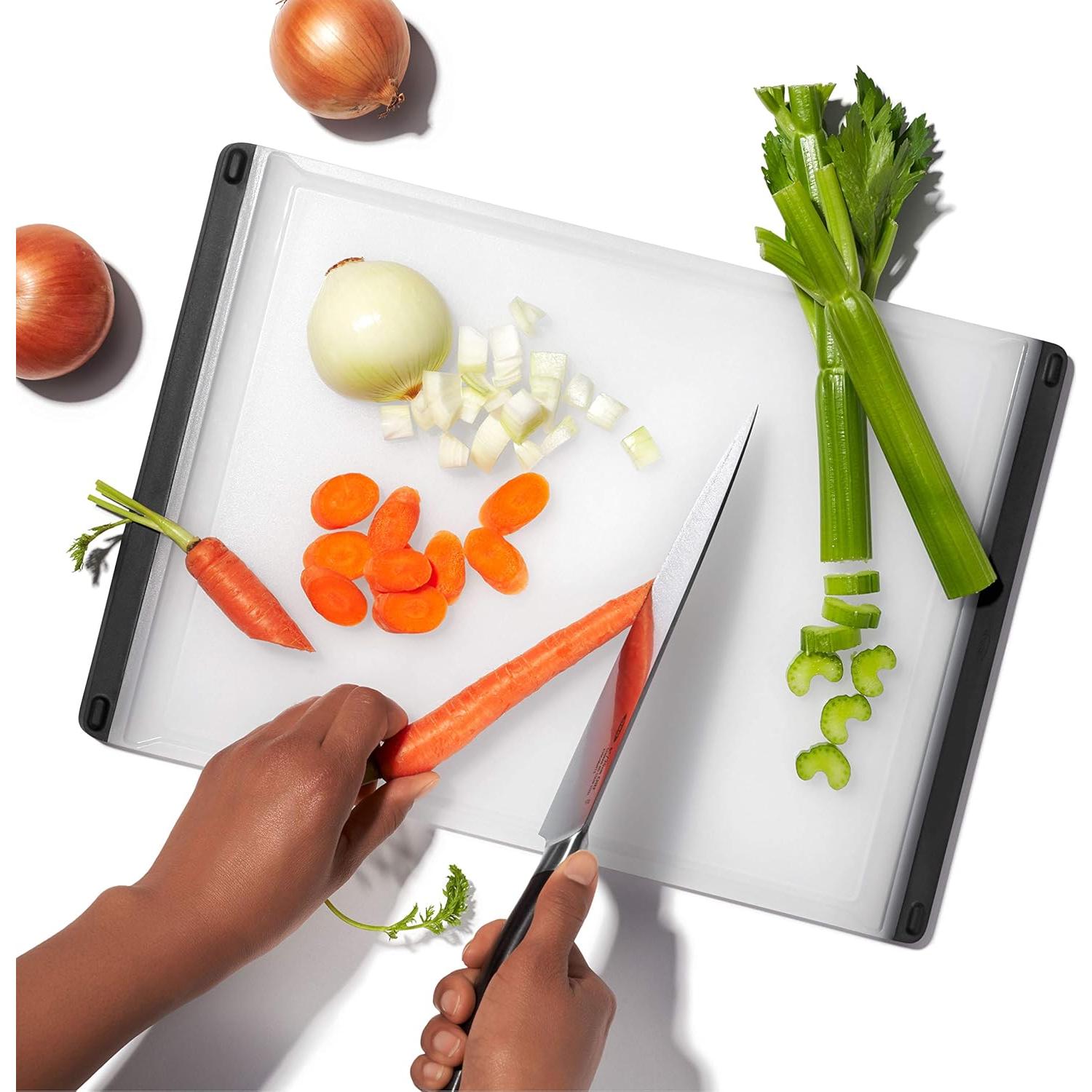 Juego de Tablas de Cortar OXO Good Grips 2 Piezas 18.4x27.3cm y 22.9x32.8cm