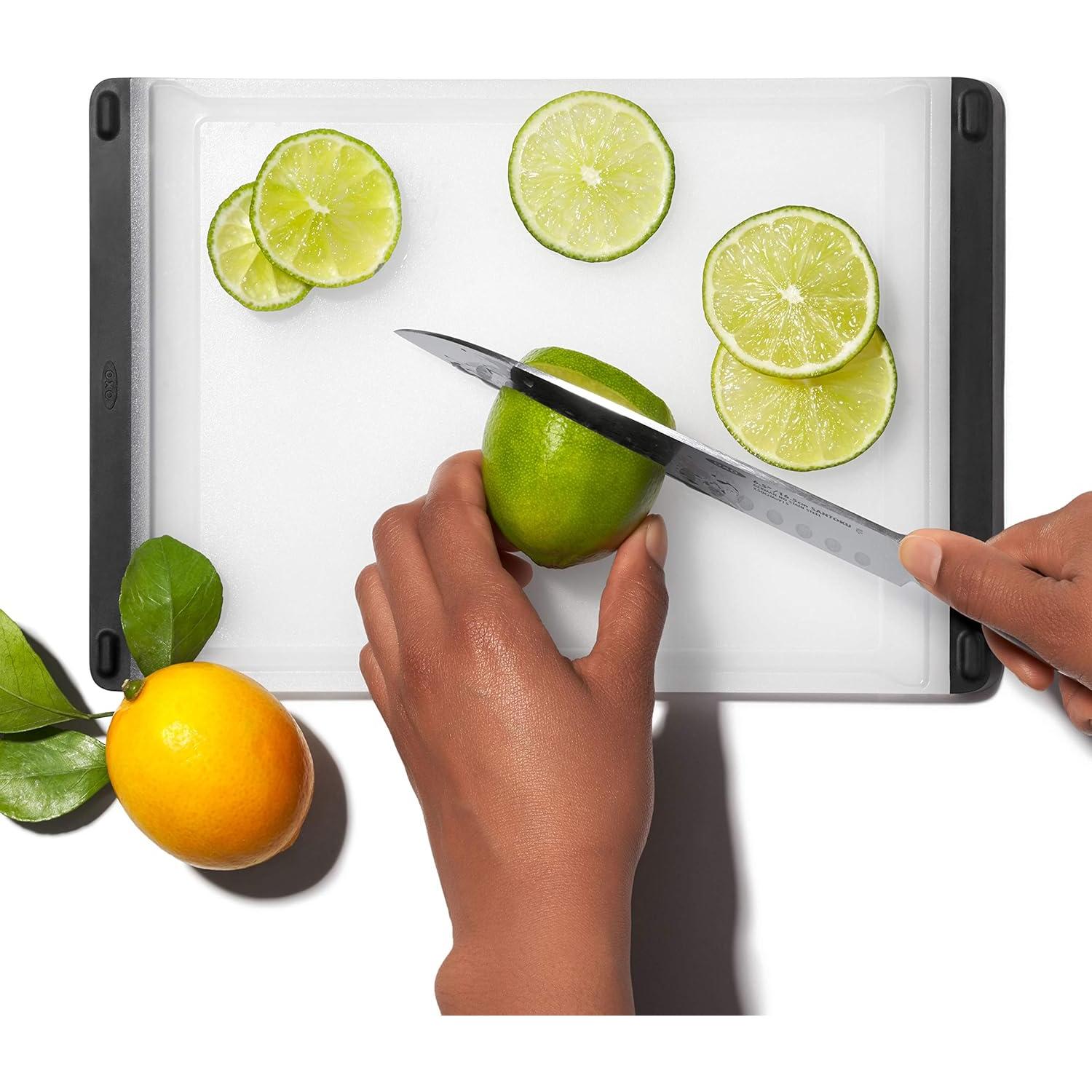 Juego de Tablas de Cortar OXO Good Grips 2 Piezas 18.4x27.3cm y 22.9x32.8cm