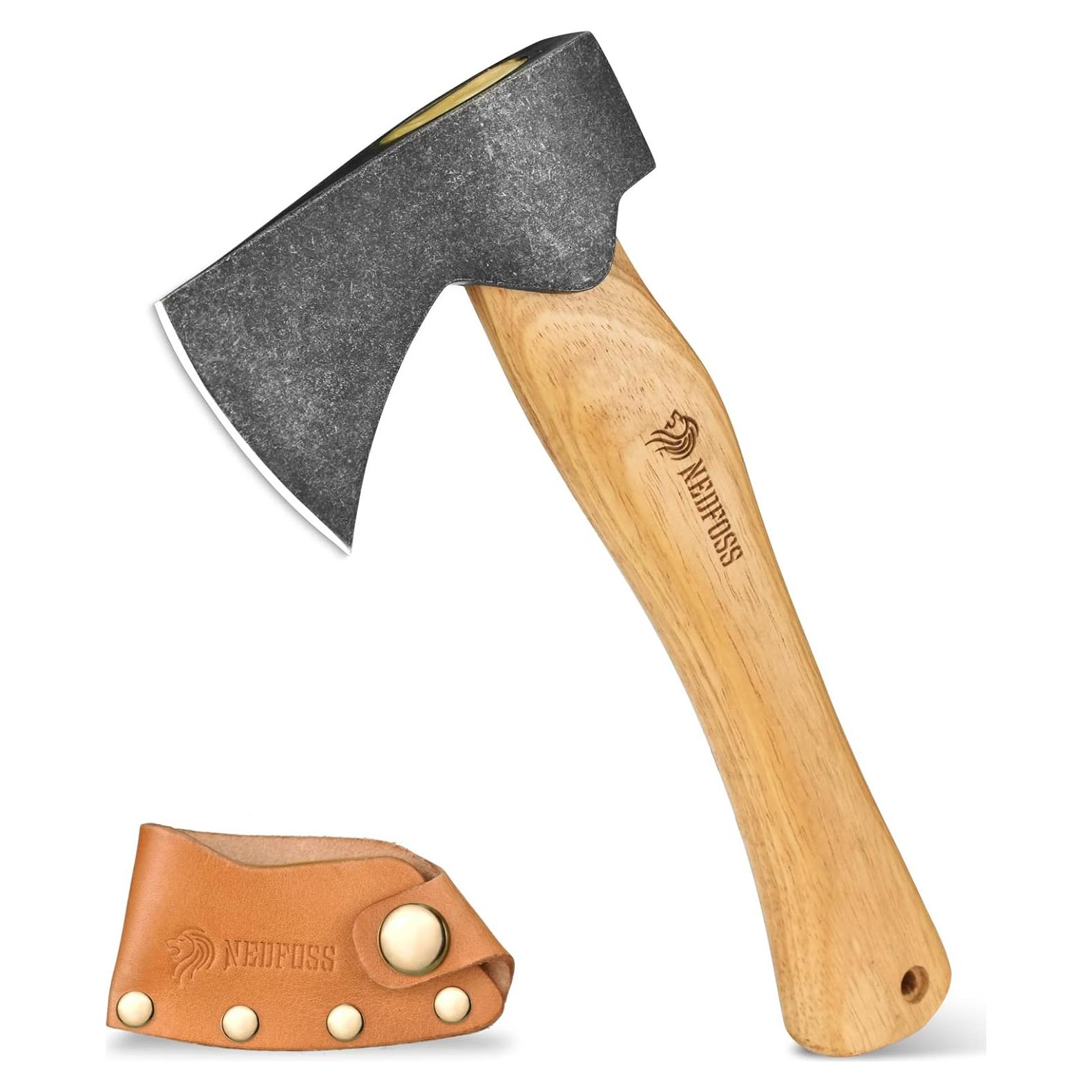 Hacha NedFoss 27.4 cm con funda de cuero y mango de roble