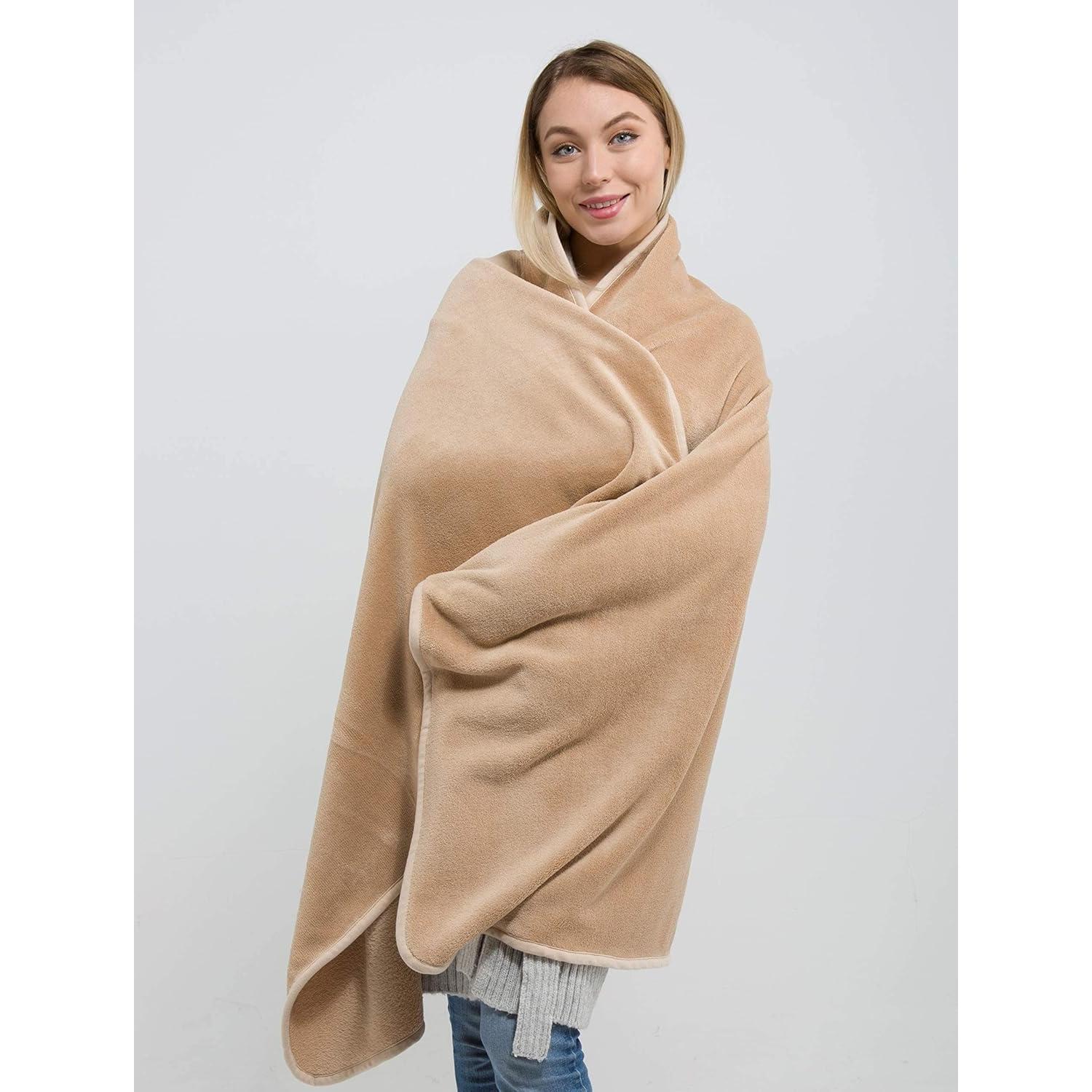 Manta de Viaje Premium BlueHills Beige con Almohada 2 en 1