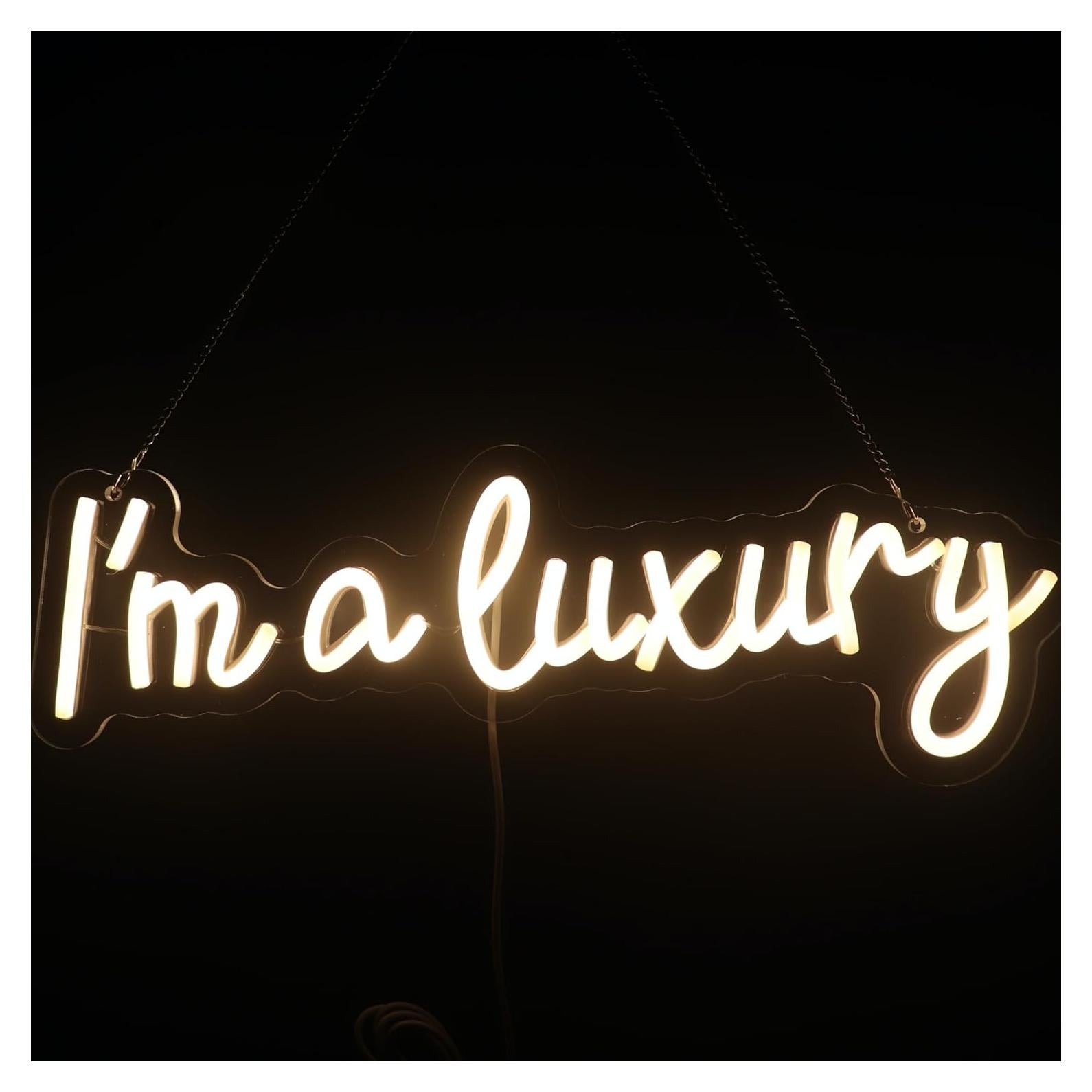 Letrero de Neón LED Soy un Lujo Nordstylee USB 35.56x30.48cm