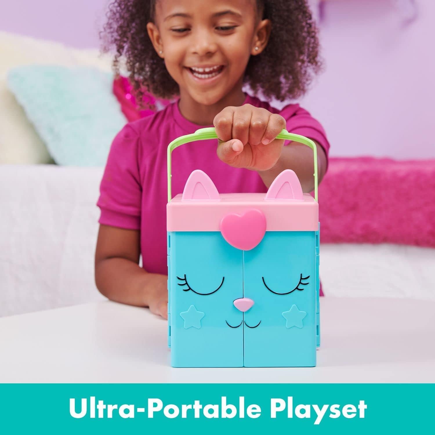 Armario de Disfraces Gabby - Juego Portátil con Muñeca y Accesorios