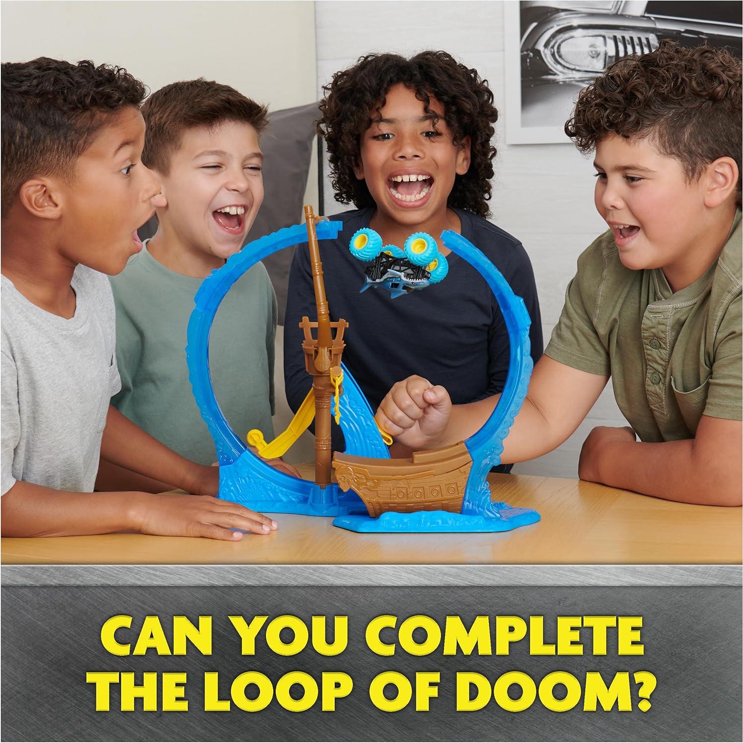 Set de Juego Monster Jam Megalodon Loop de Doom 1:64