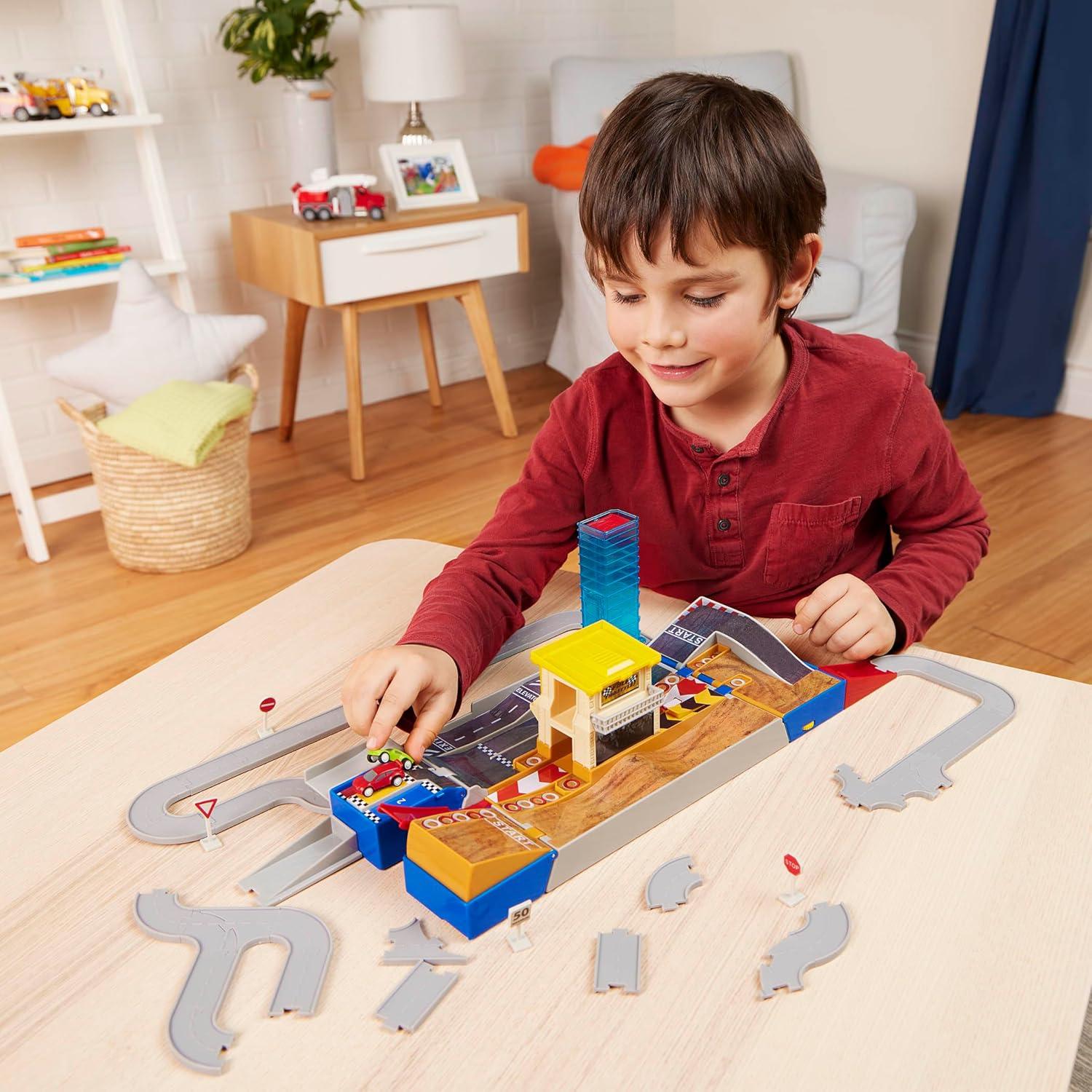 Juego de Pista de Carreras Plegable Driven by Battat 84 Pzs