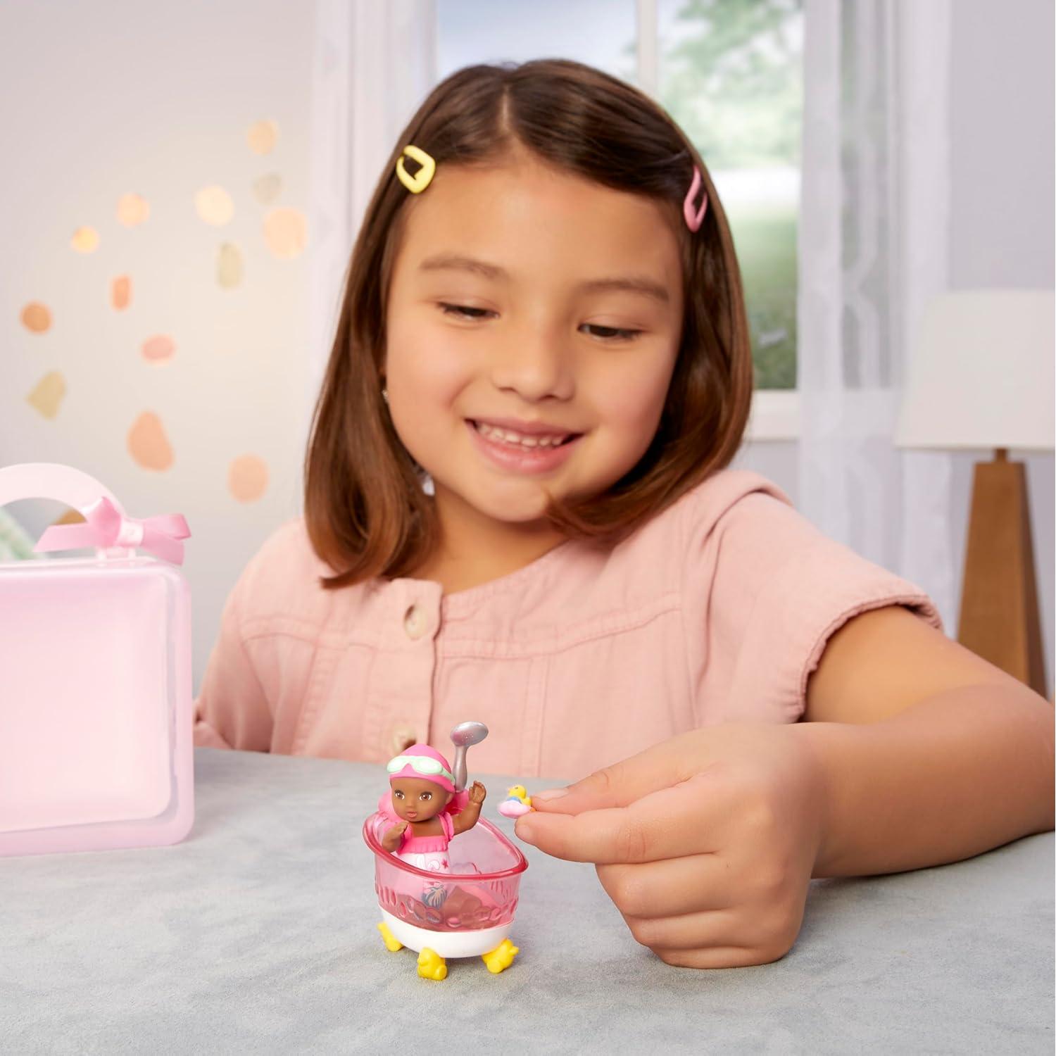 Muñeca Baby Born MINIS 6.35 cm con Bañera y Accesorios