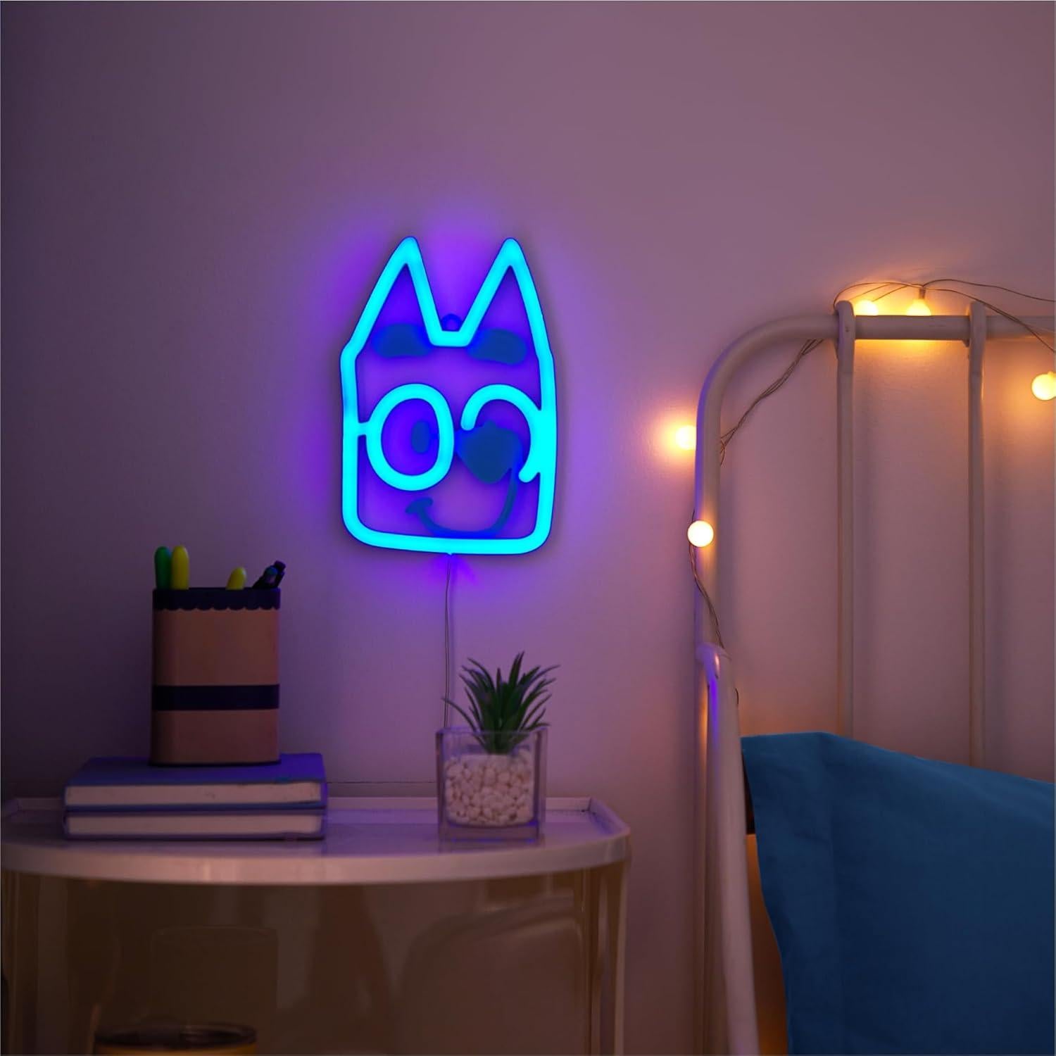 Arte de Pared Colgante LED Neón Bluey 20.5x13.97 cm