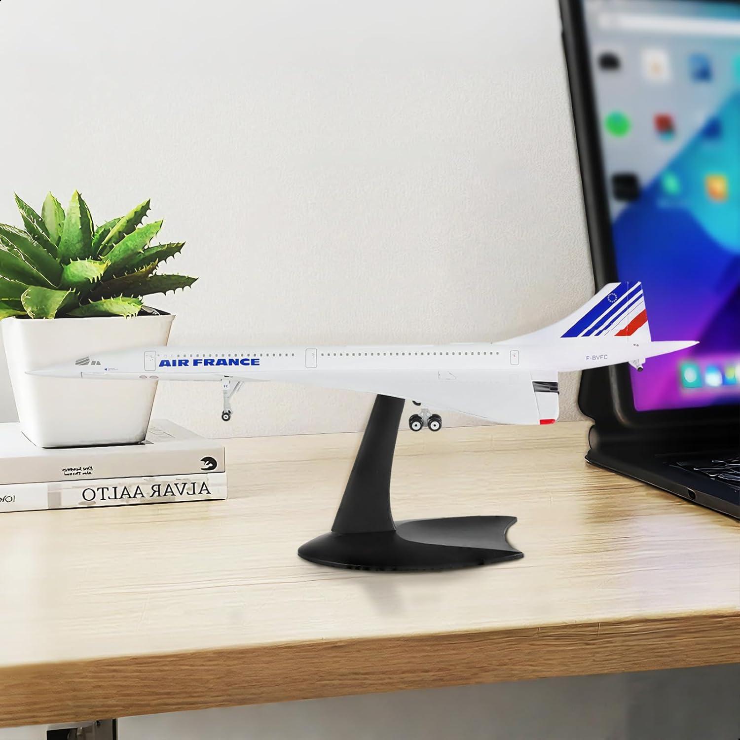 Modelo de avión Concorde QIYUMOKE 1/200 con soporte