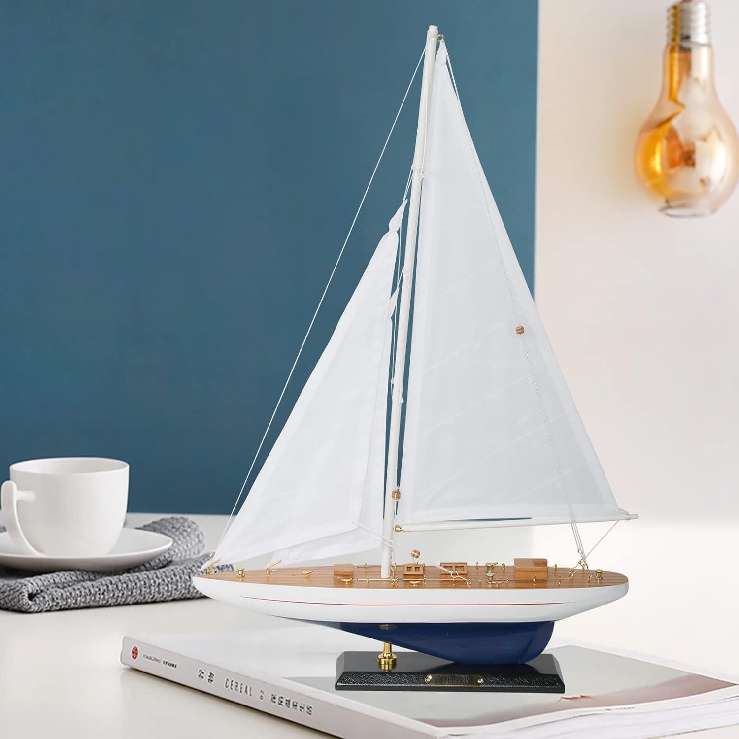 Modelo de barco de vela NAUTIMALL Enterprise 19" madera