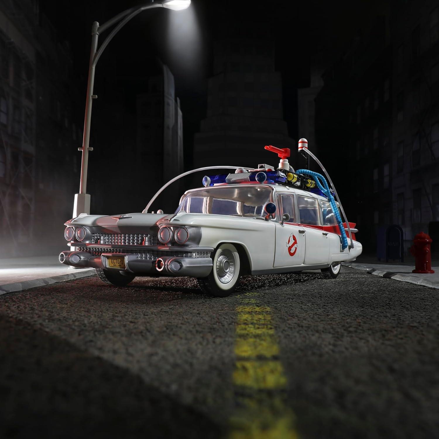 Coche de Juguete Ecto-1 Ghostbusters Hasbro 1984 1:18