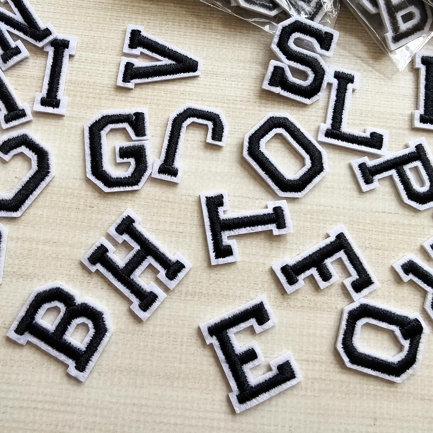 130 Parches Bordados Letras A-Z Zlettery 2.54 cm Negro