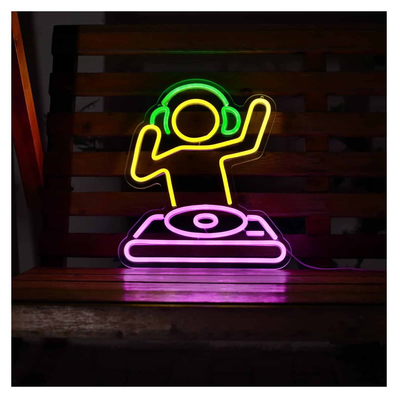 Letrero de neón LED DJ regulable SHINEMYWAY para pared