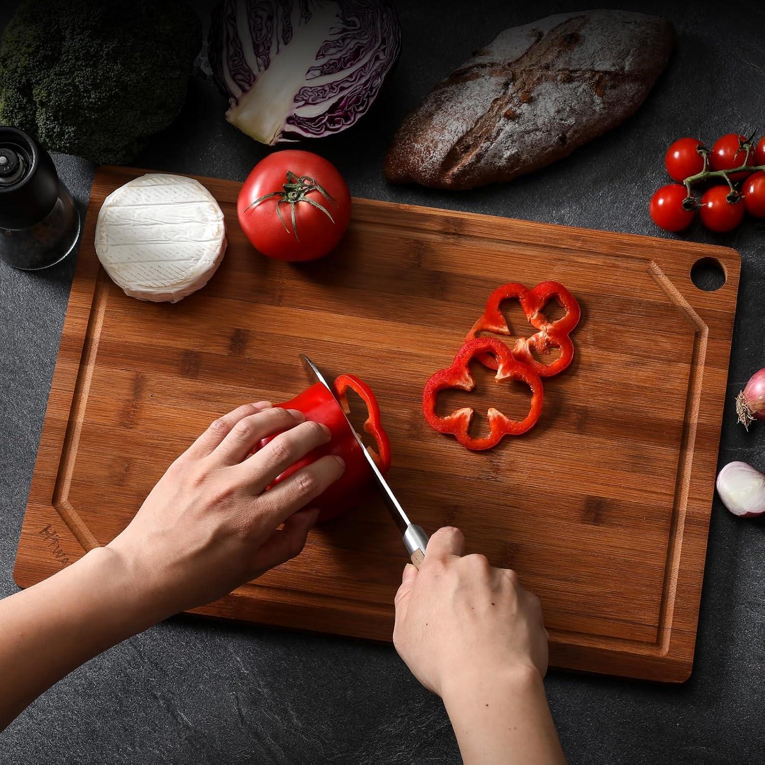 Tabla de Cortar de Bambú Hiware 45.72x30.48 cm con Canal