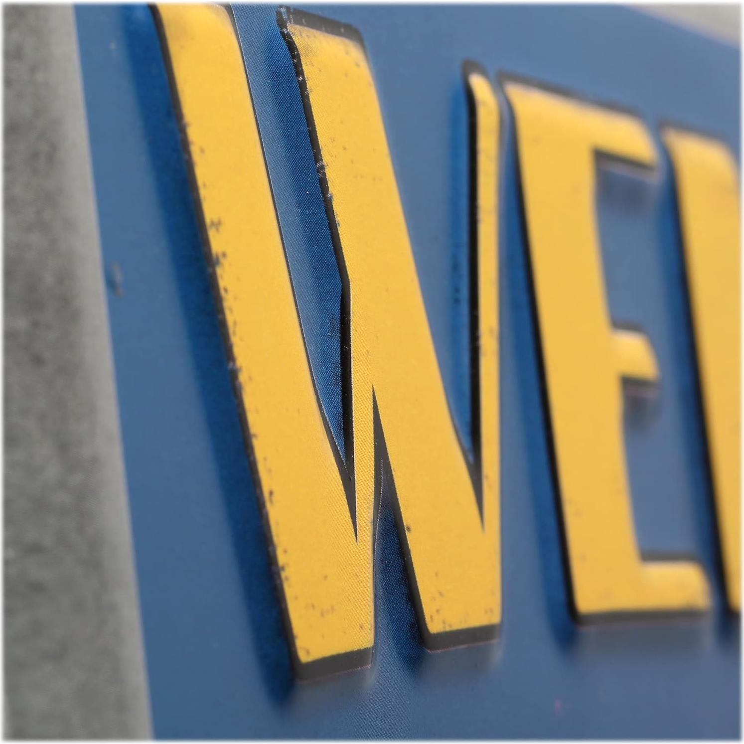 Cartel de Metal Embosado Batman 30x30 cm Vintage