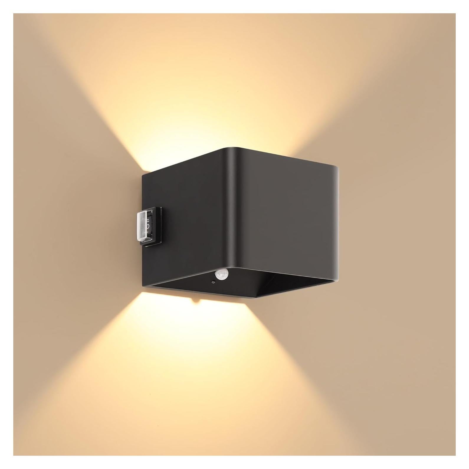 Luz de Pared LED Inalámbrica LUTEC con Sensor de Movimiento