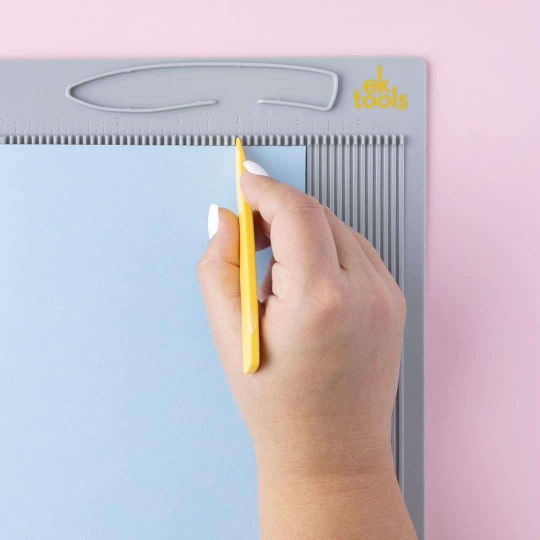 Tablero de Puntuación Mini EK Tools 24.77cm x 19.05cm con Carpeta