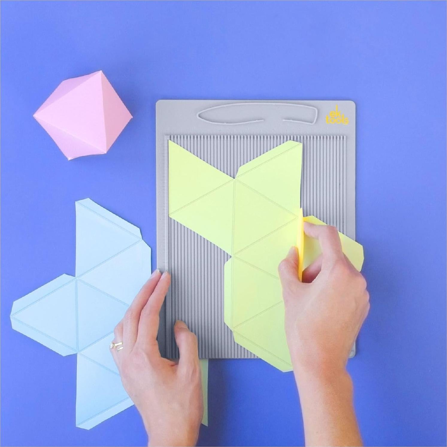 Tablero de Puntuación Mini EK Tools 24.77cm x 19.05cm con Carpeta