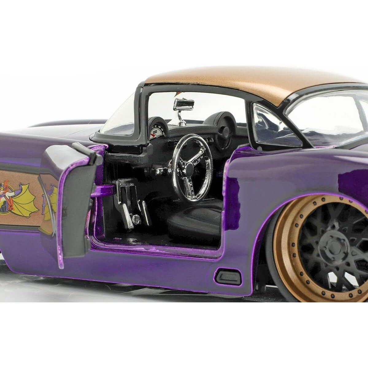 Jada Toys Chevrolet Corvette 1957 con figura Batgirl 1:24