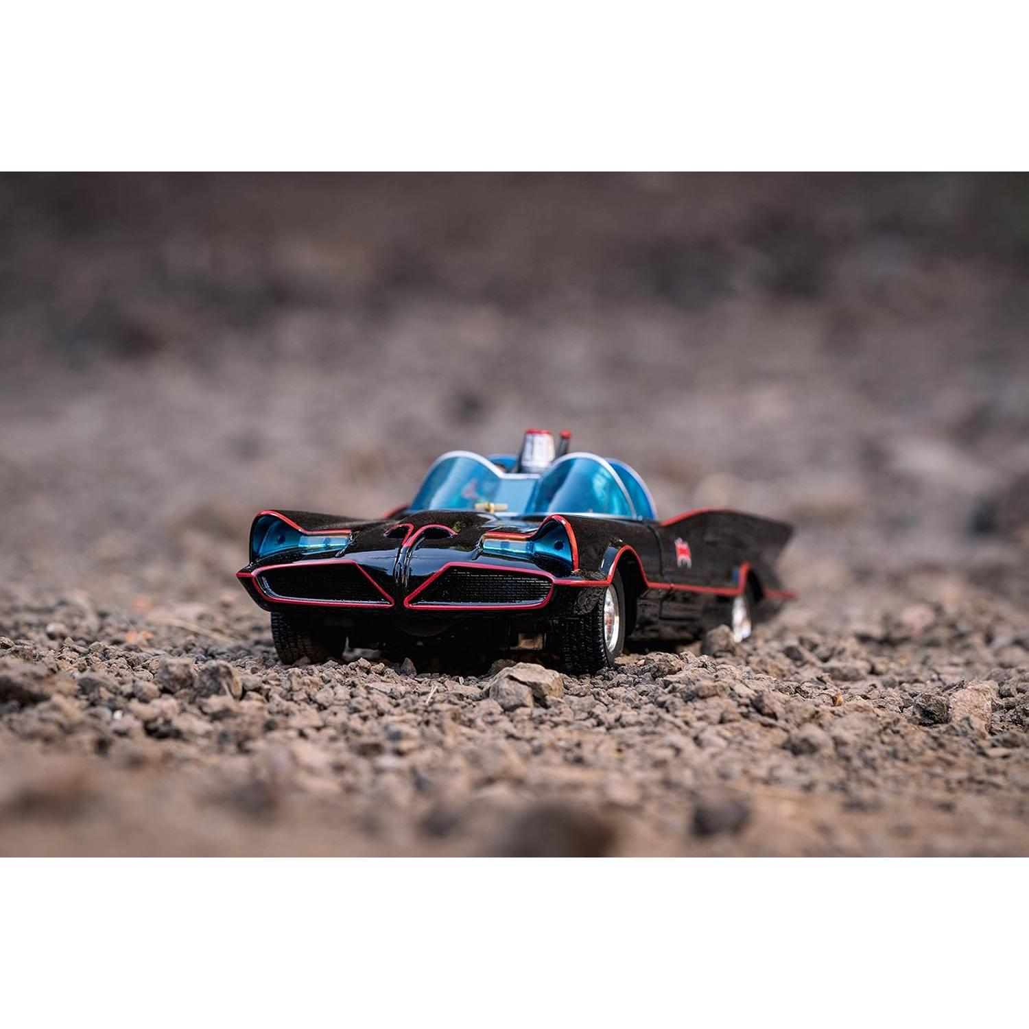 Coche Batmóvil Die-Cast Jada Toys con Figuras Batman 7 cm