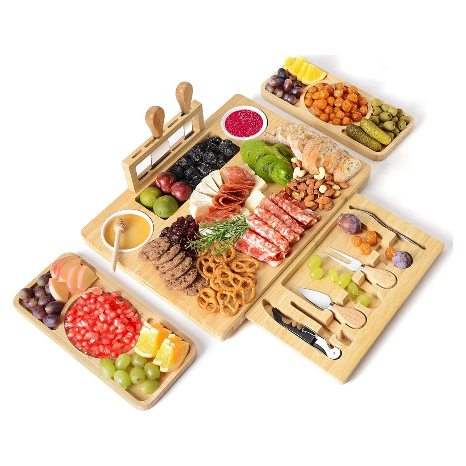 Tablas de Charcutería de Bambú ROCIRLAB 63.5x30.5cm con Cuchillos
