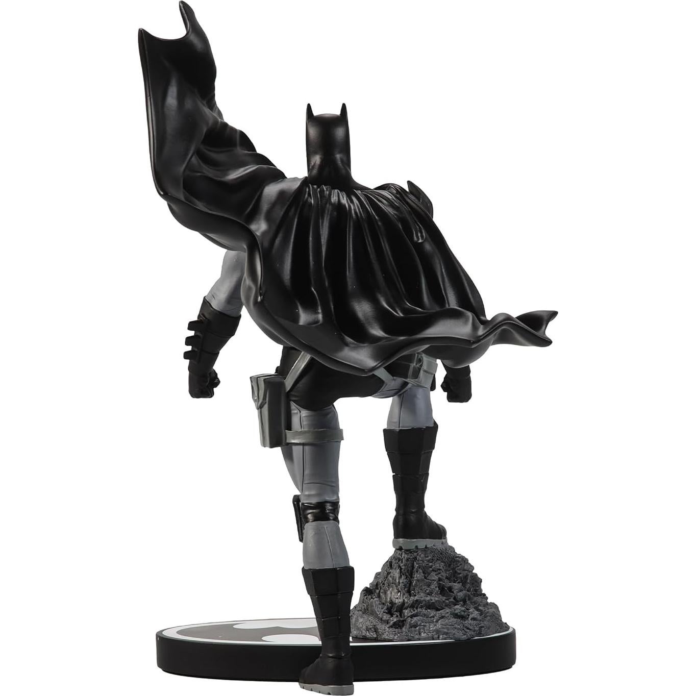Estatua Batman Negro y Blanco McFarlane Toys 20.96 cm