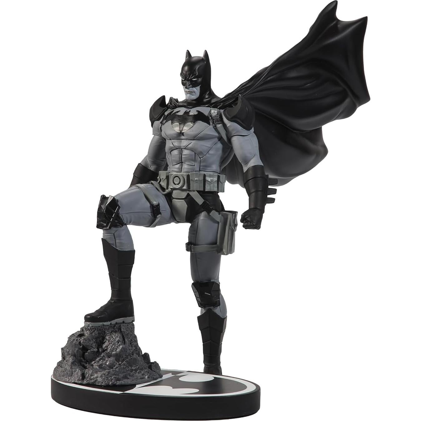 Estatua Batman Negro y Blanco McFarlane Toys 20.96 cm