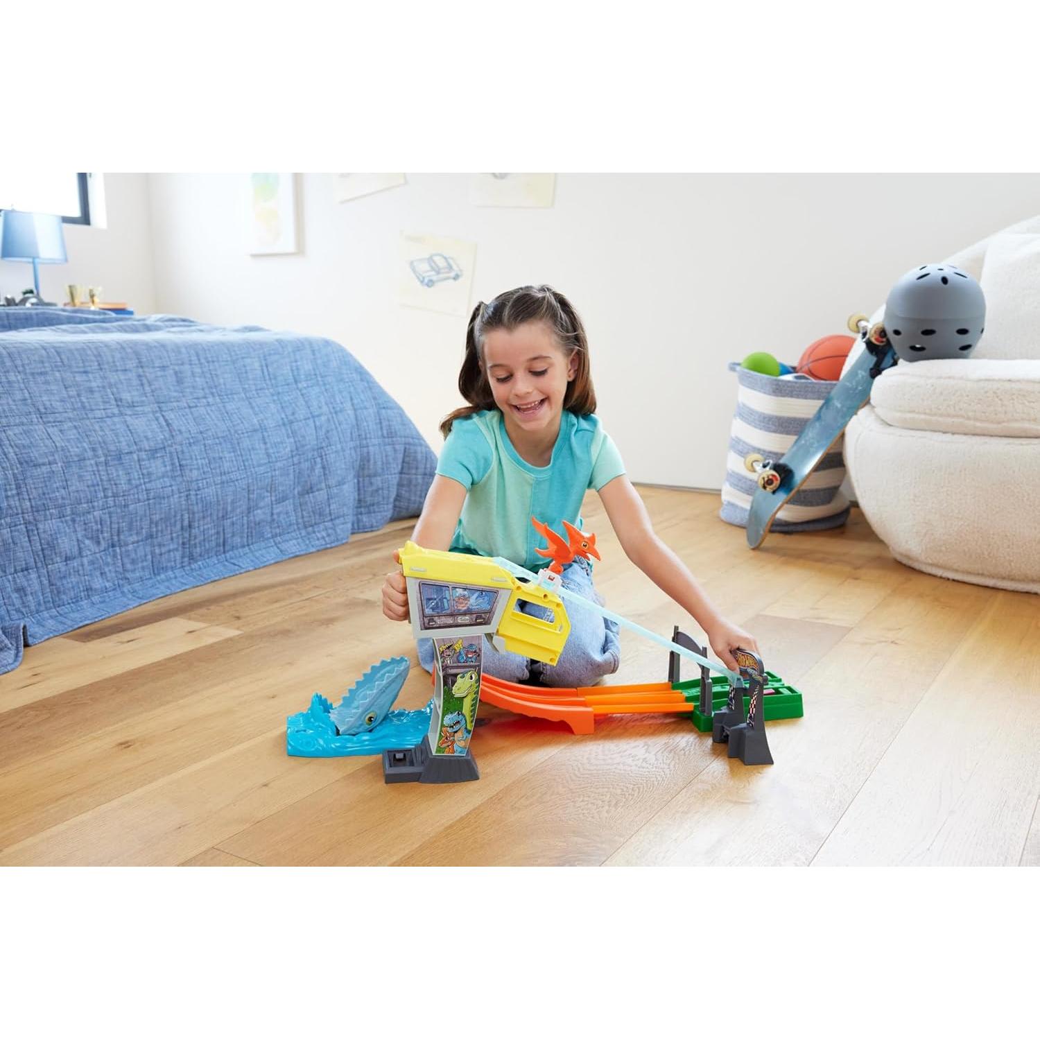 Juego de Pista Hot Wheels Raptor Rush Jurassic World con 2 Coches