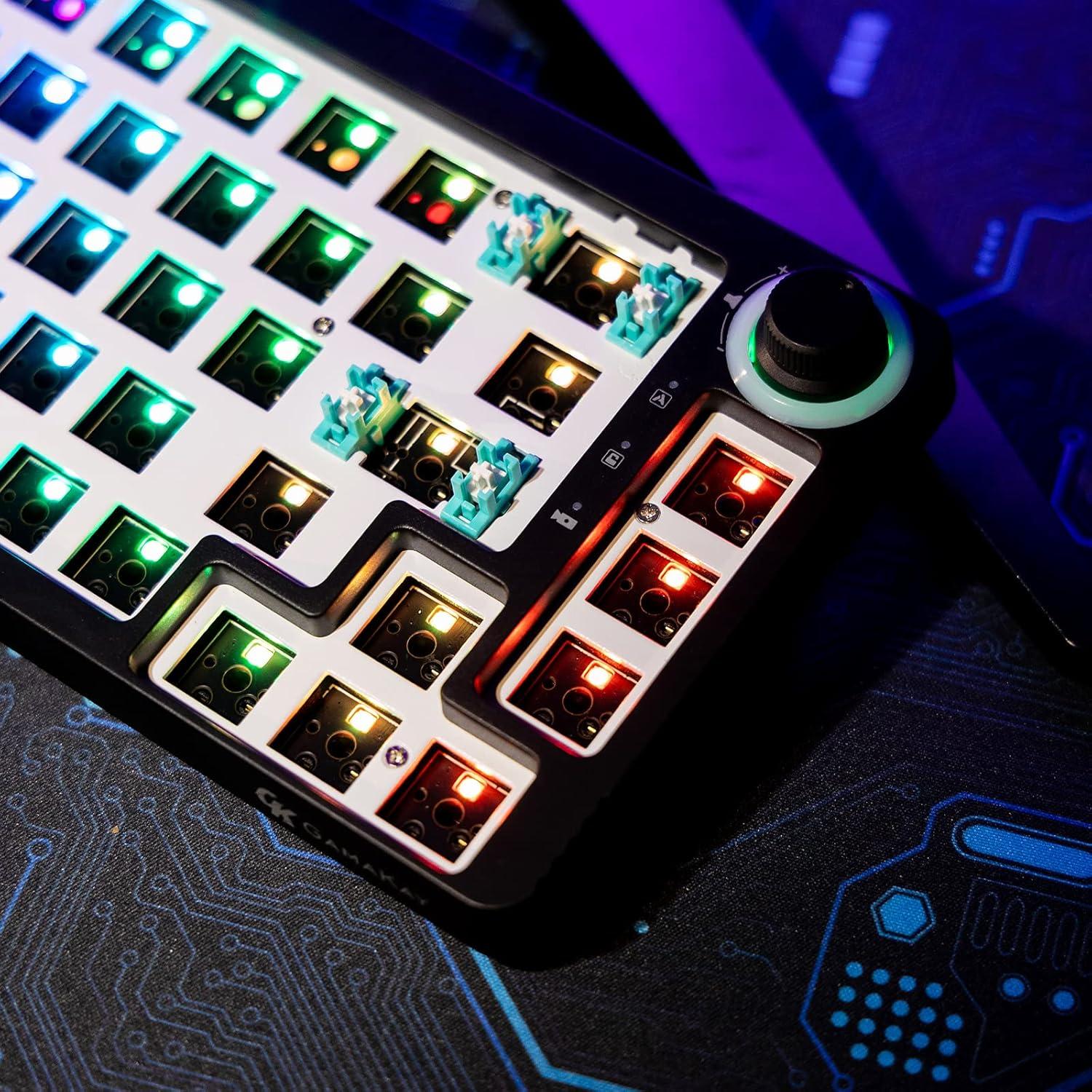 Teclado Mecánico GK GAMAKAY LK67 67 Teclas RGB Inalámbrico