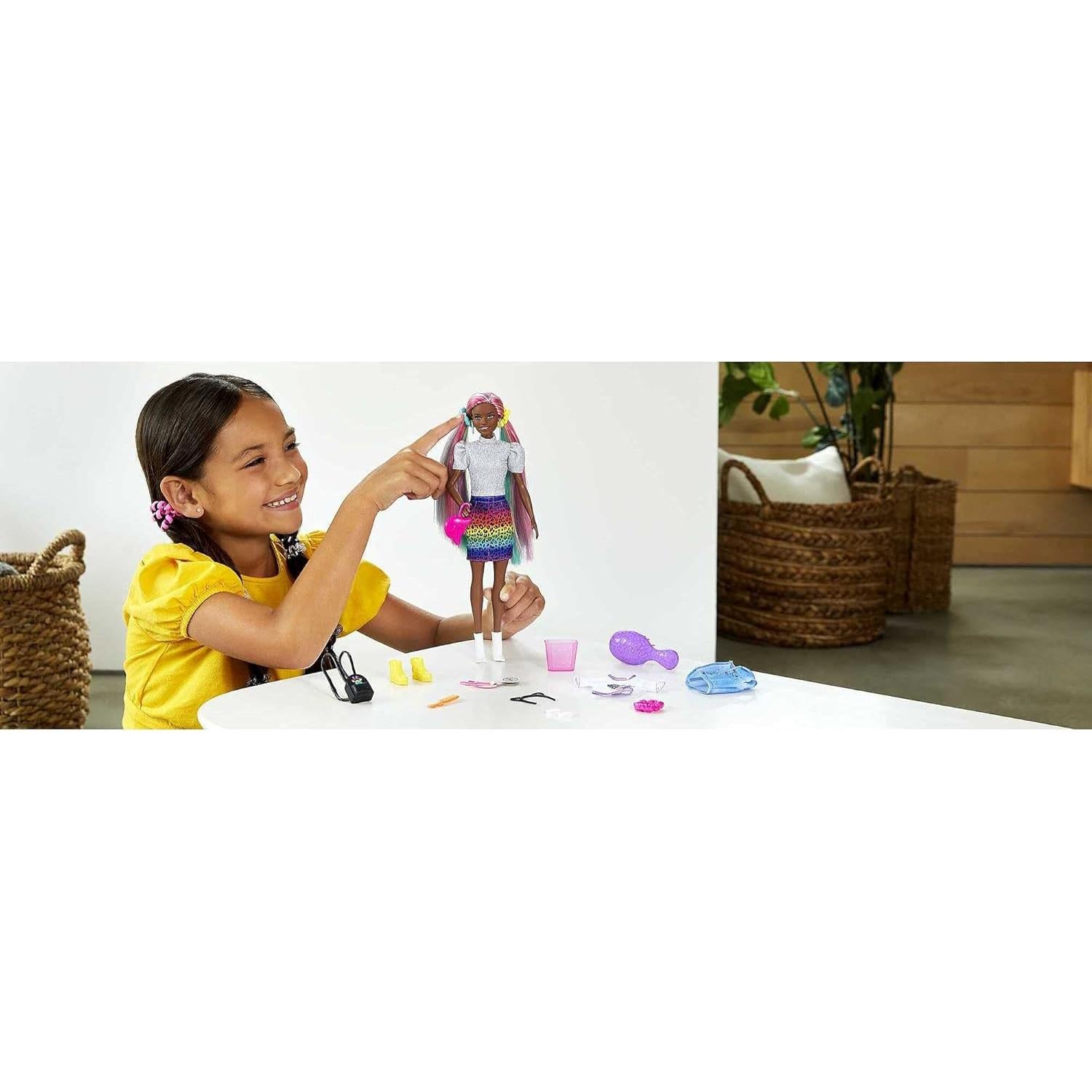 Muñeca Barbie Leopardo Pelo Arcoíris Mattel 30.4 cm con Accesorios